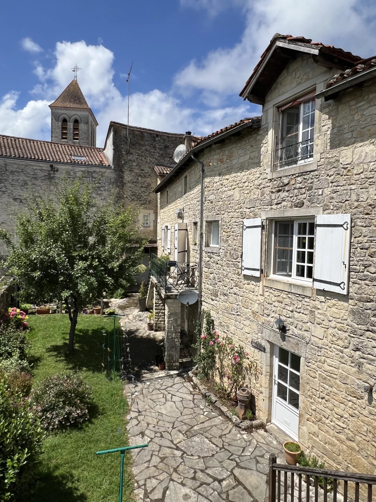 Belle maison de ville avec jardin et terrasse