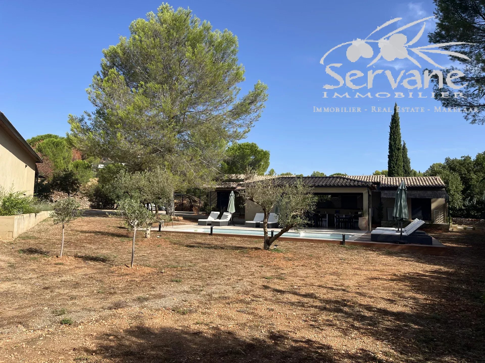 Villa and 4 gites in Cotignac, unique layout with pool house and pool