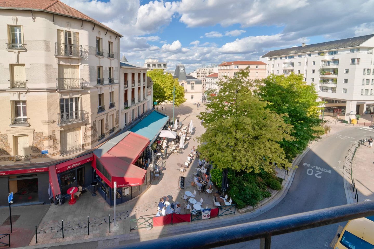 Rare sur Clamart - Place de la Mairie | 3 pièces de 68m² - vue dégagée !