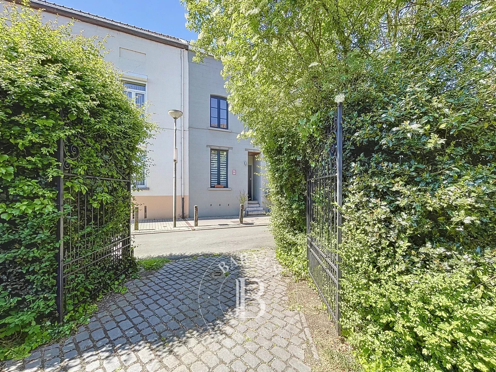 Uccle-Maison de charme-Un havre de paix à vendre