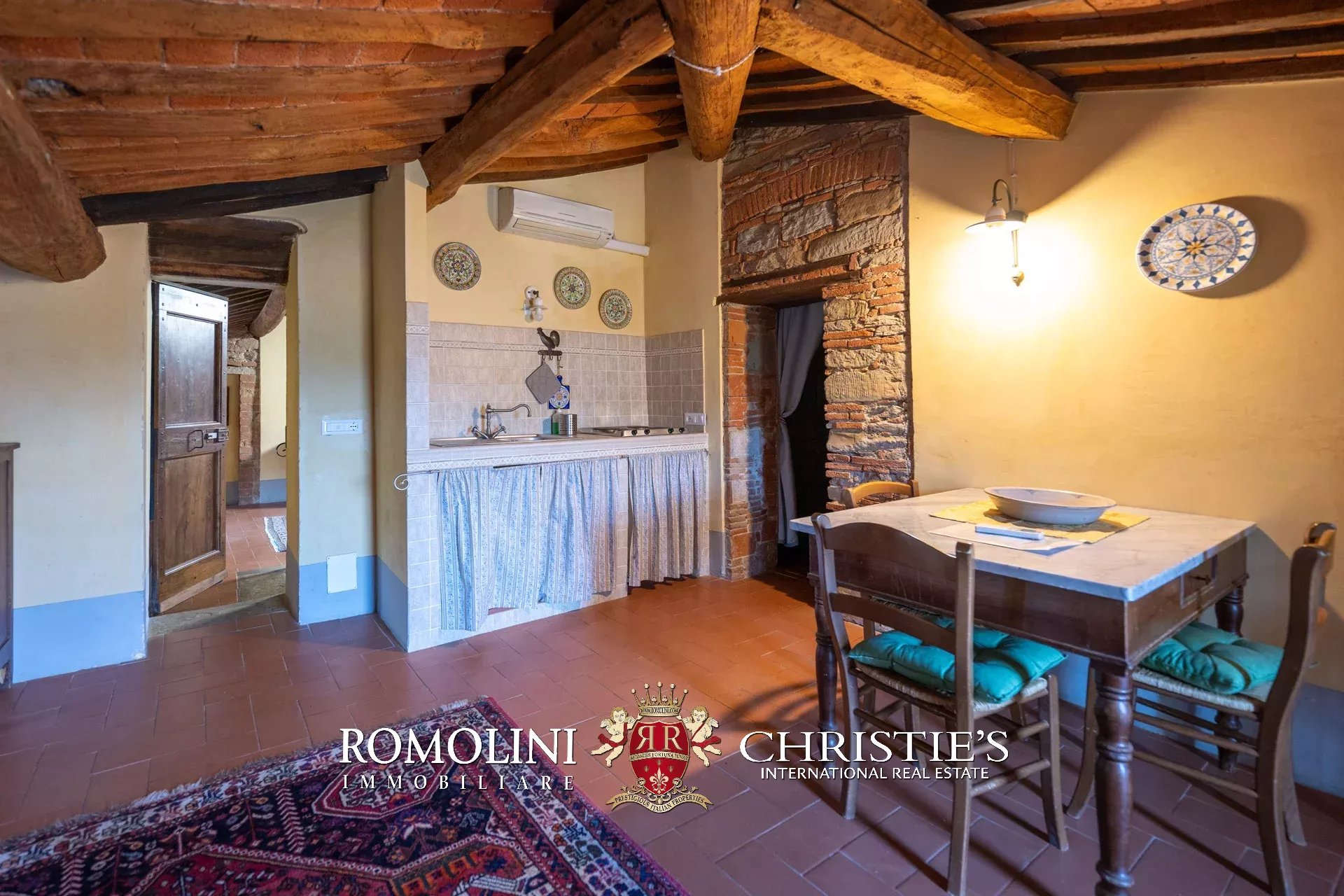 13 Bedroom Villa/Townhouse's Image 39