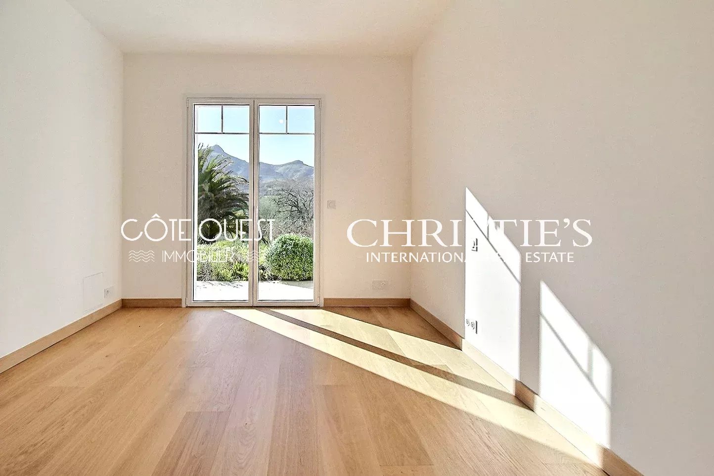5 Bedroom Villa/Townhouse's Image 11