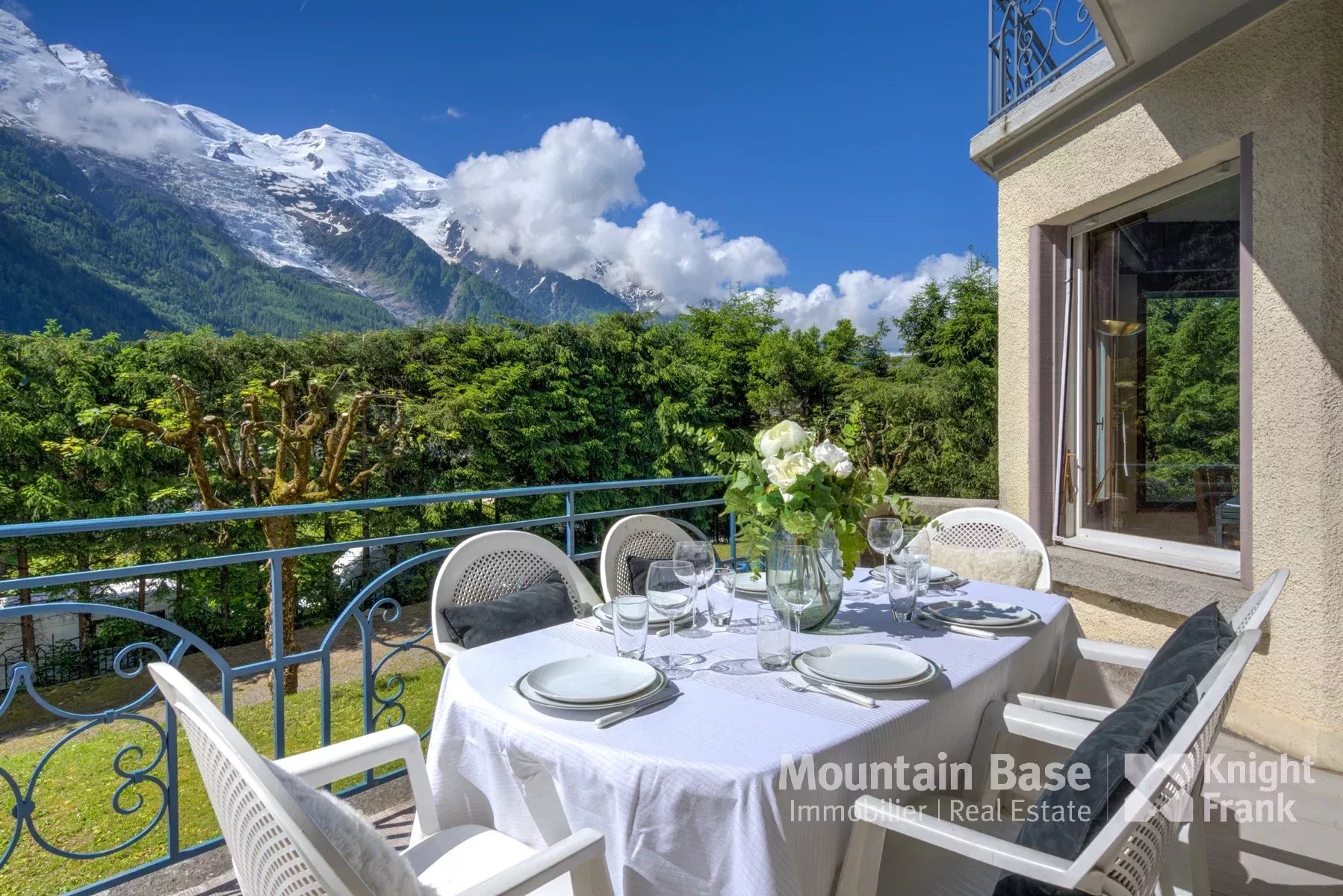 Photo of 1920s period-style, 6-bedroom house with pool in central Chamonix