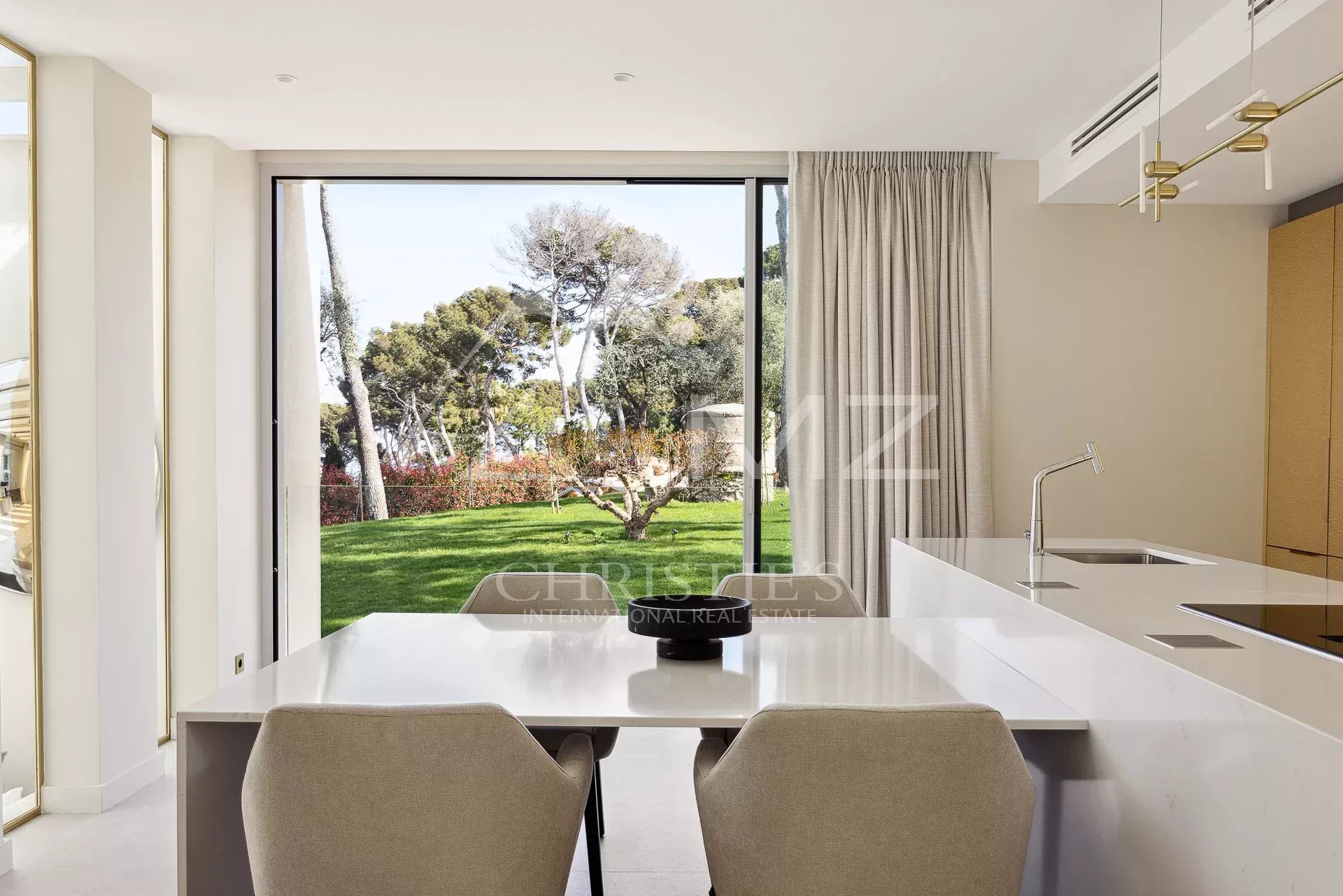 4 Bedroom Villa/Townhouse's Image 9