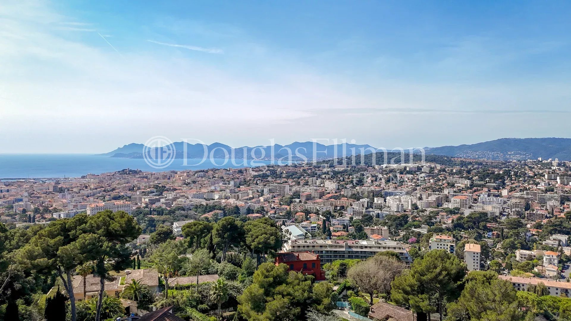 CANNES : Charmante villa de luxe avec vue mer - Image nᵒ3
