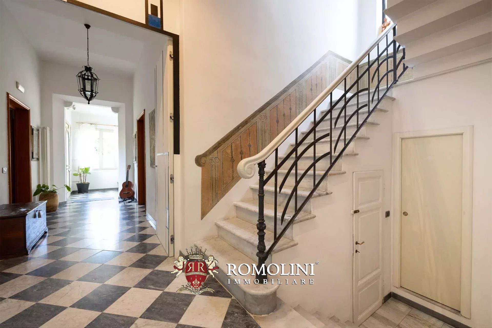 6 Bedroom Villa/Townhouse's Image 26