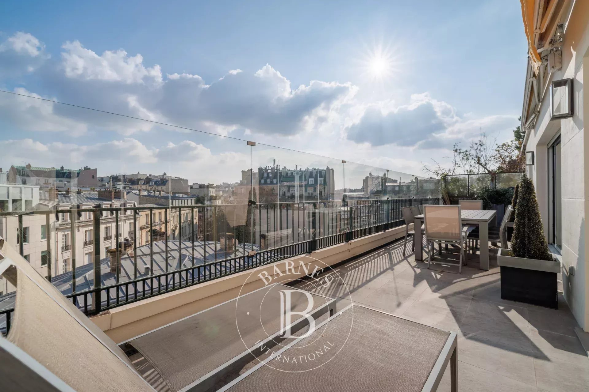 Paris 16 - Victor Hugo - Sunny terrace - 3 bedrooms