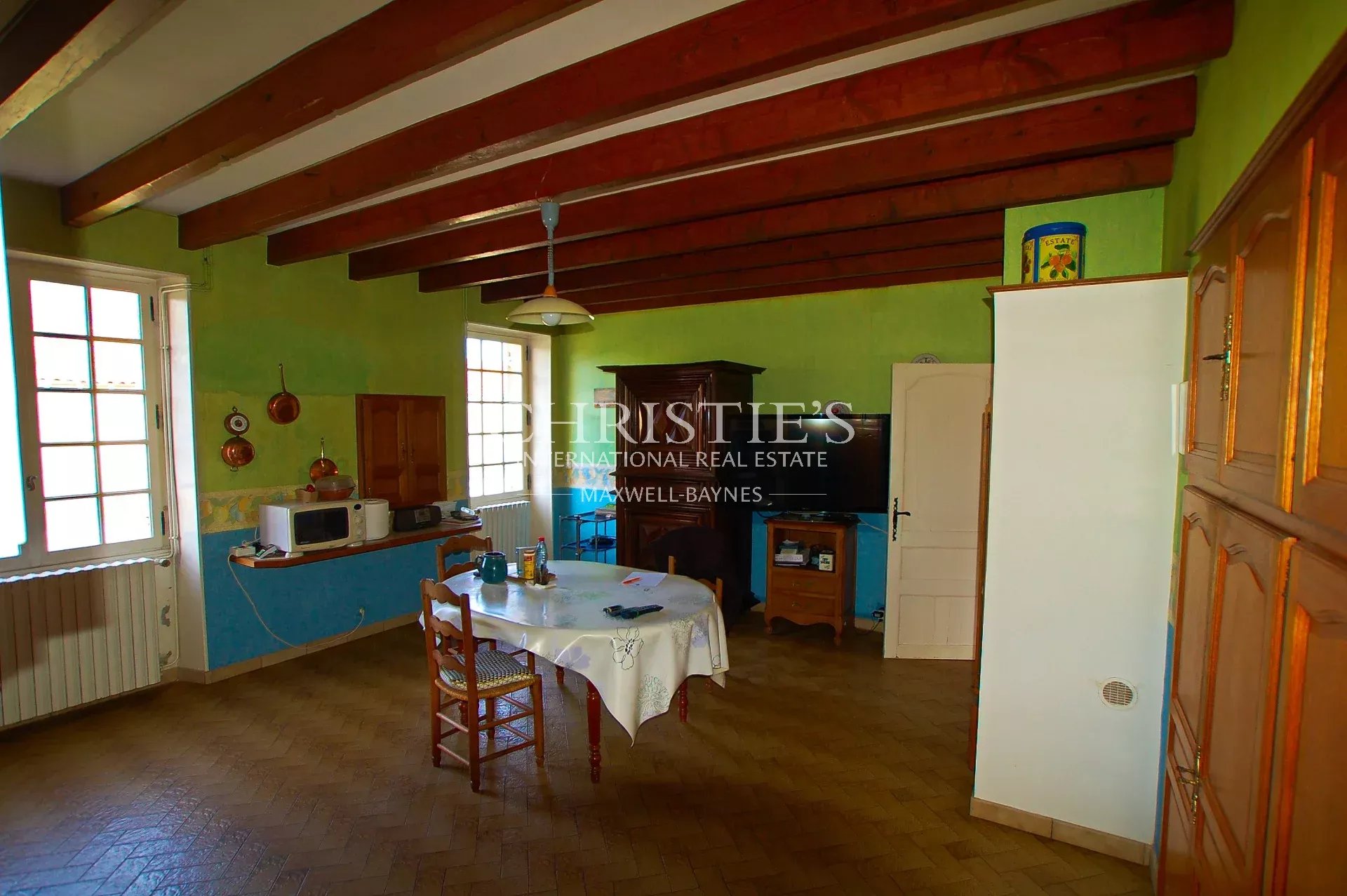 12 Bedroom Vineyard's Image 7