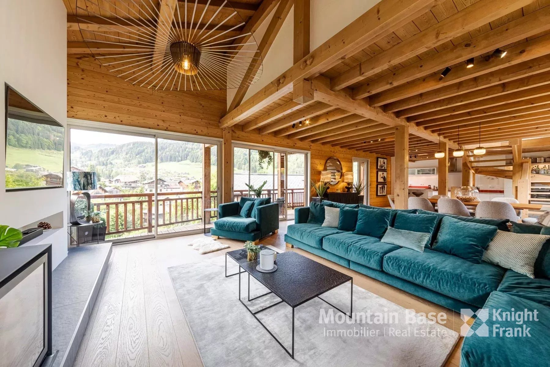 Photo of Stylish 5 bedroom chalet in central Morzine