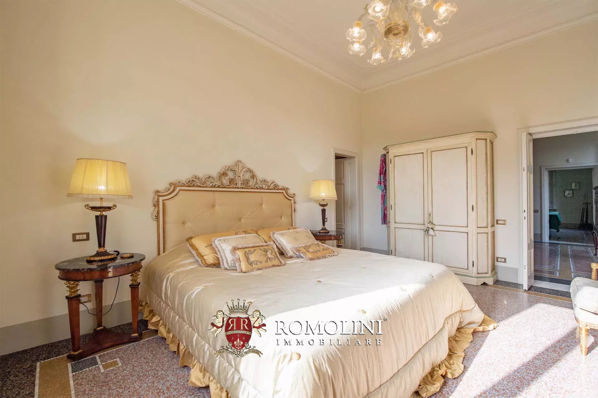 8 Bedroom Villa/Townhouse's Image 31