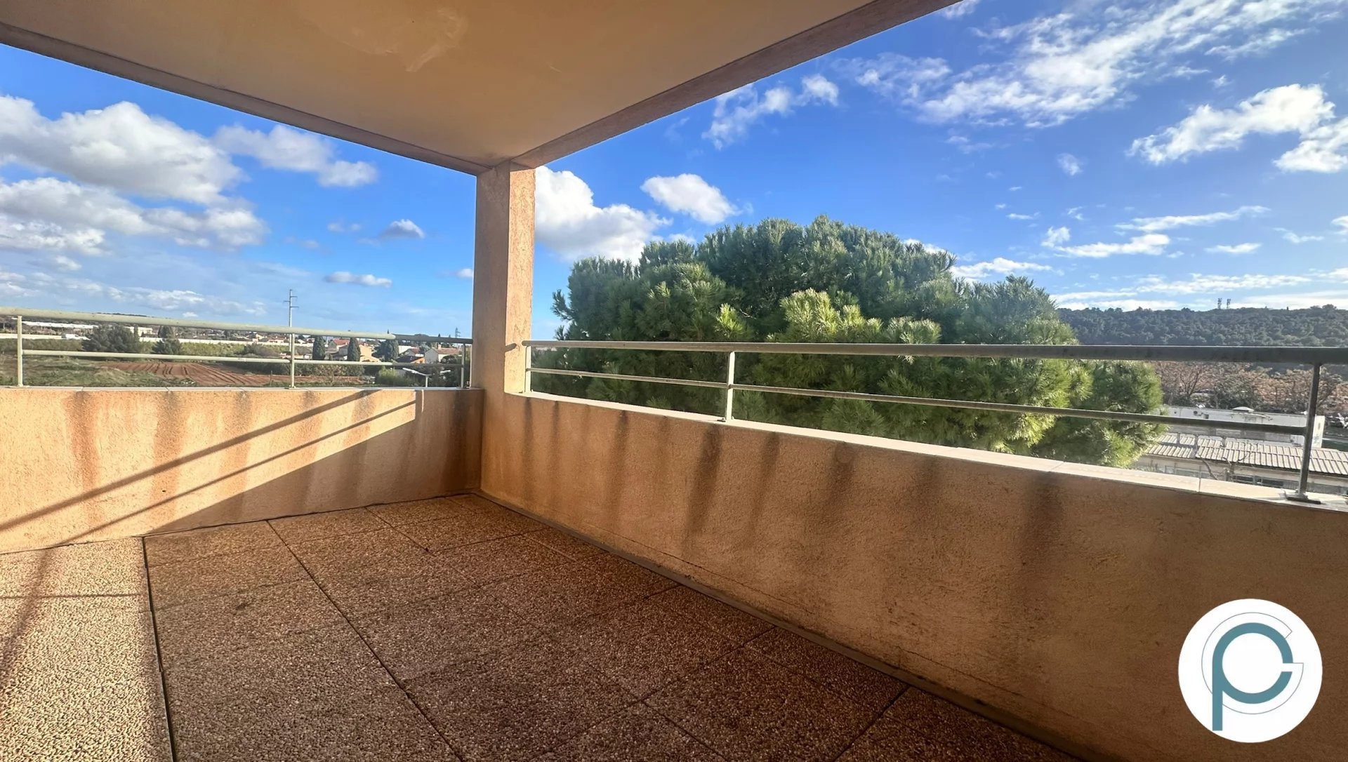 Sanary/Ollioules - T3 avec terrasse et parking