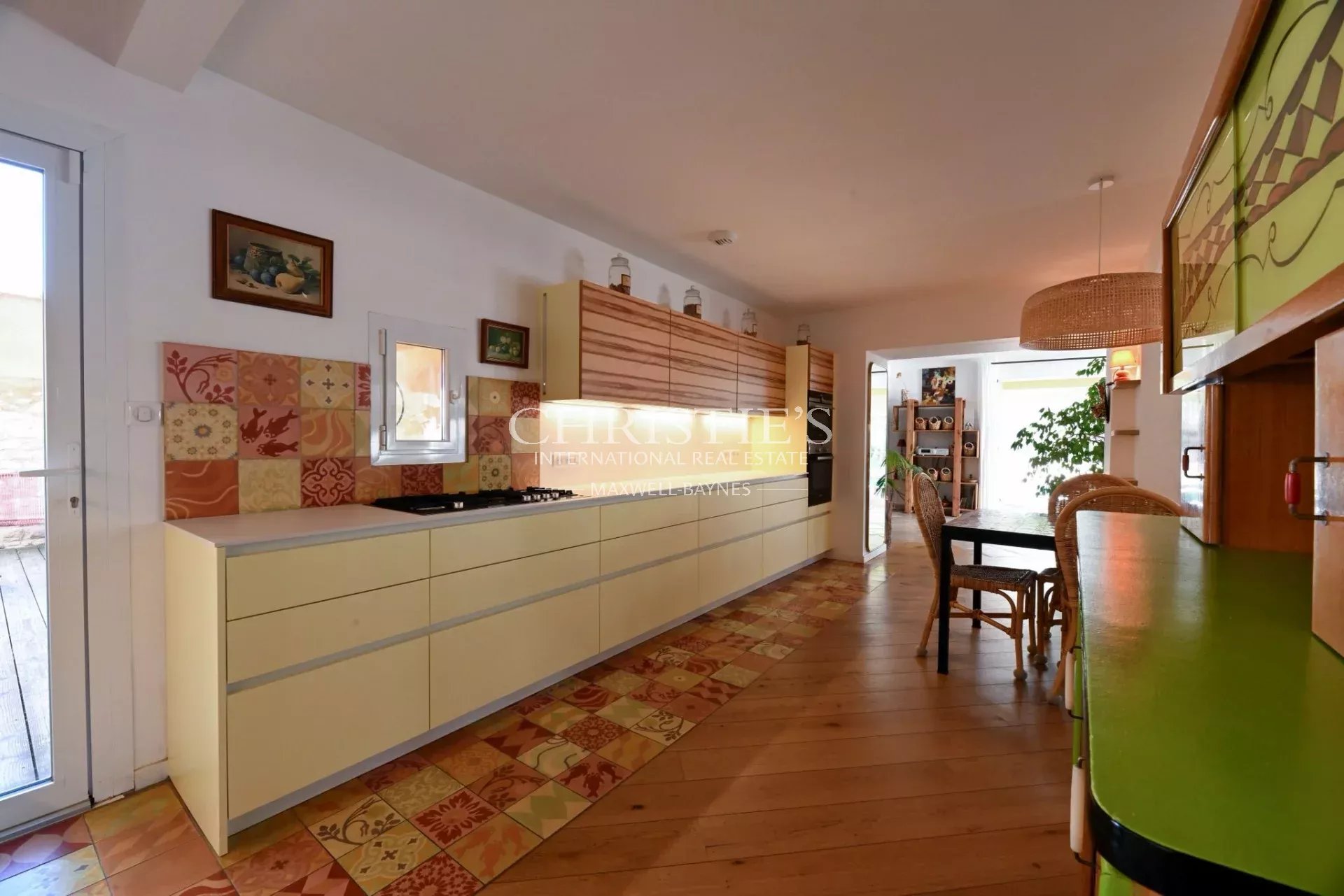 11 Bedroom Villa/Townhouse's Image 5