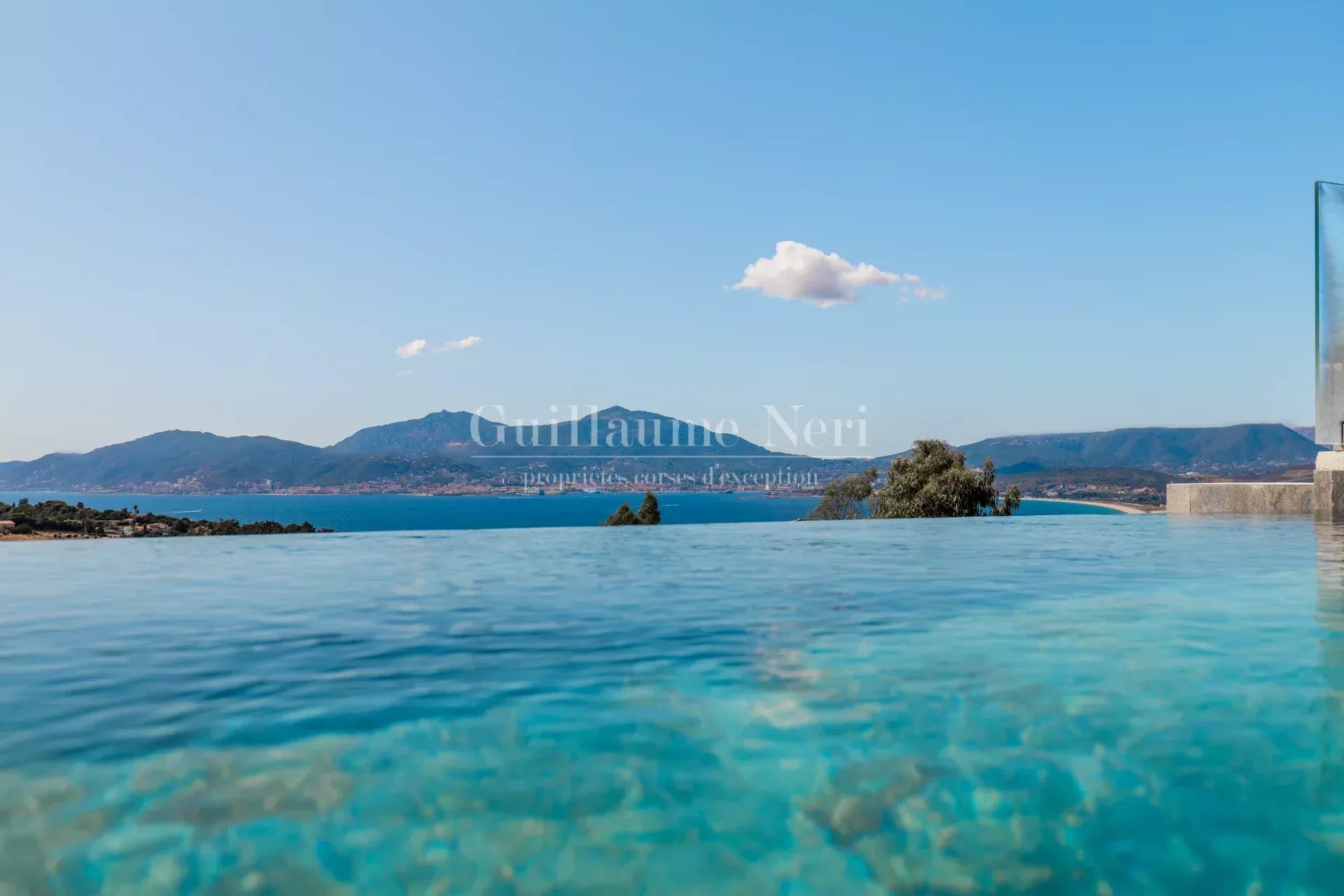 Villa Lumina, piscine vue mer panoramique