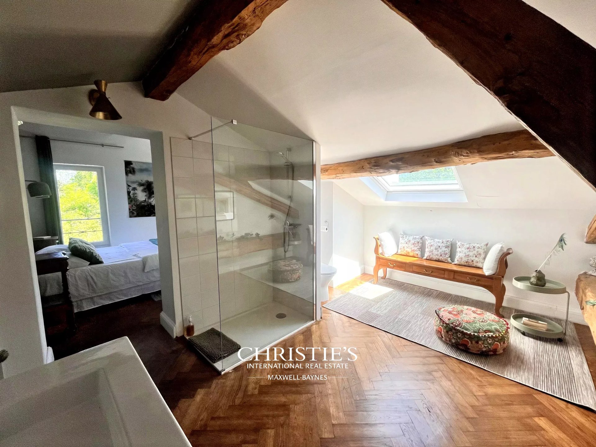 9 Bedroom Chateau's Image 16