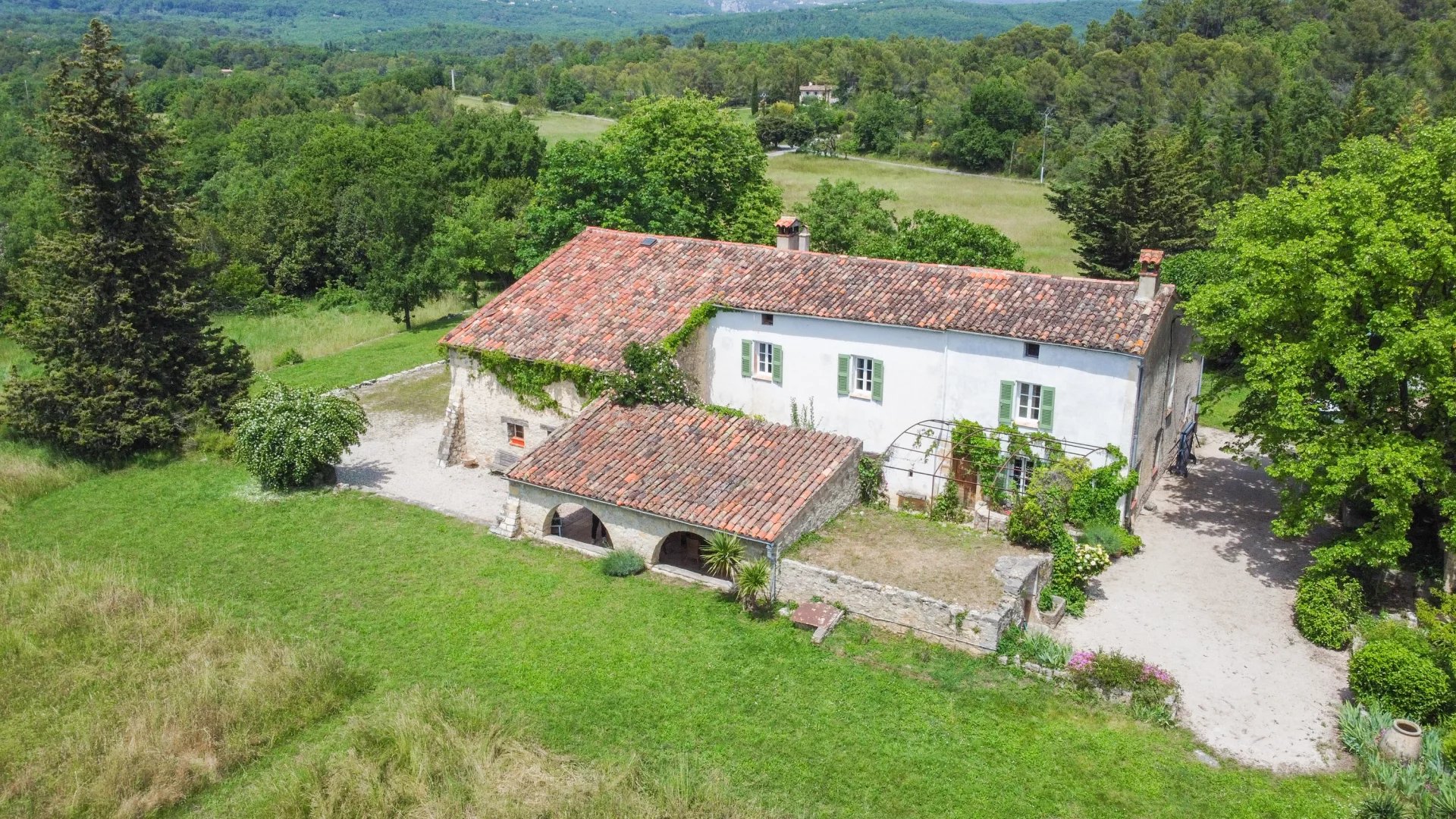 Great old Bastide with guest-house - Tourrettes