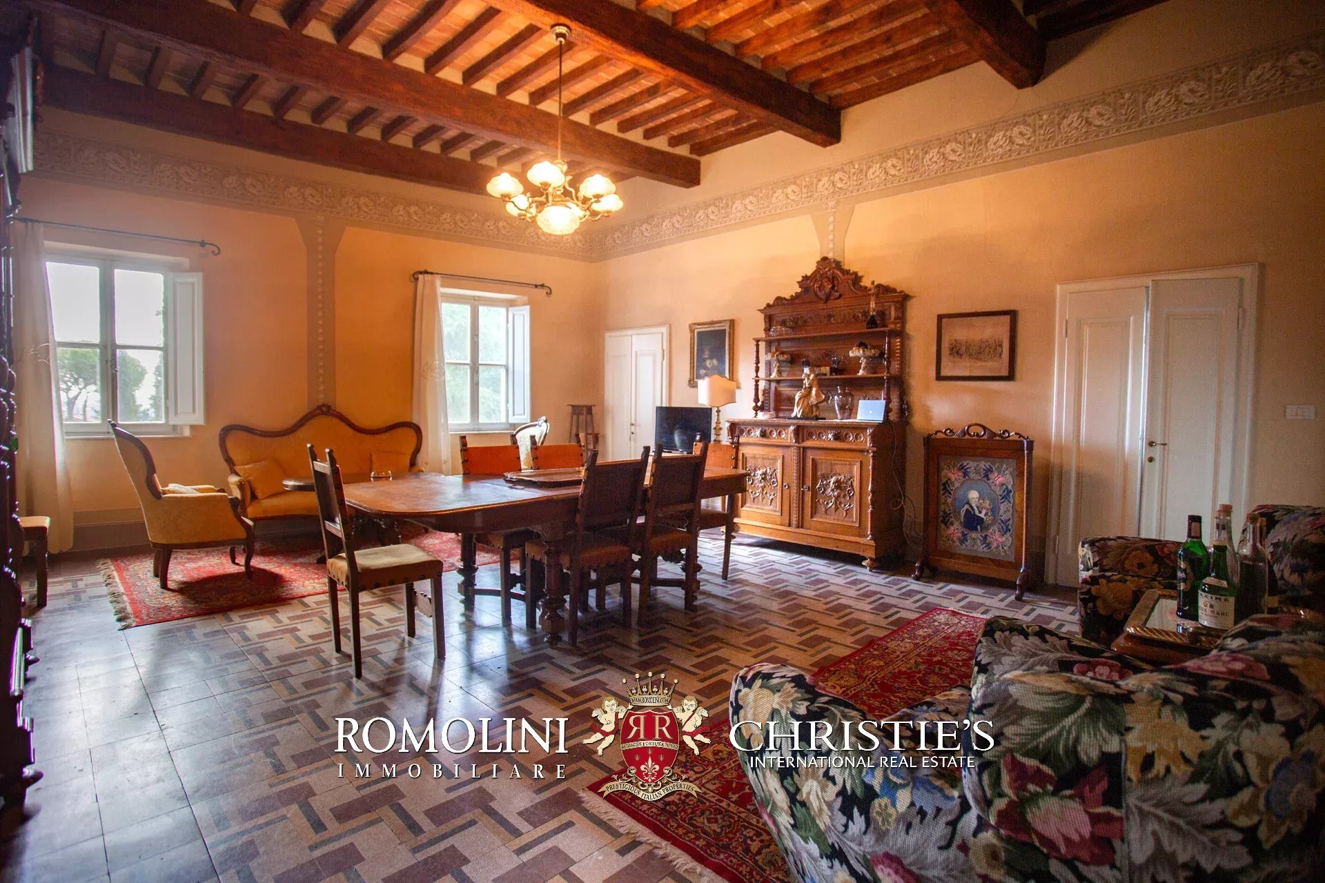 7 Bedroom Villa/Townhouse's Image 28