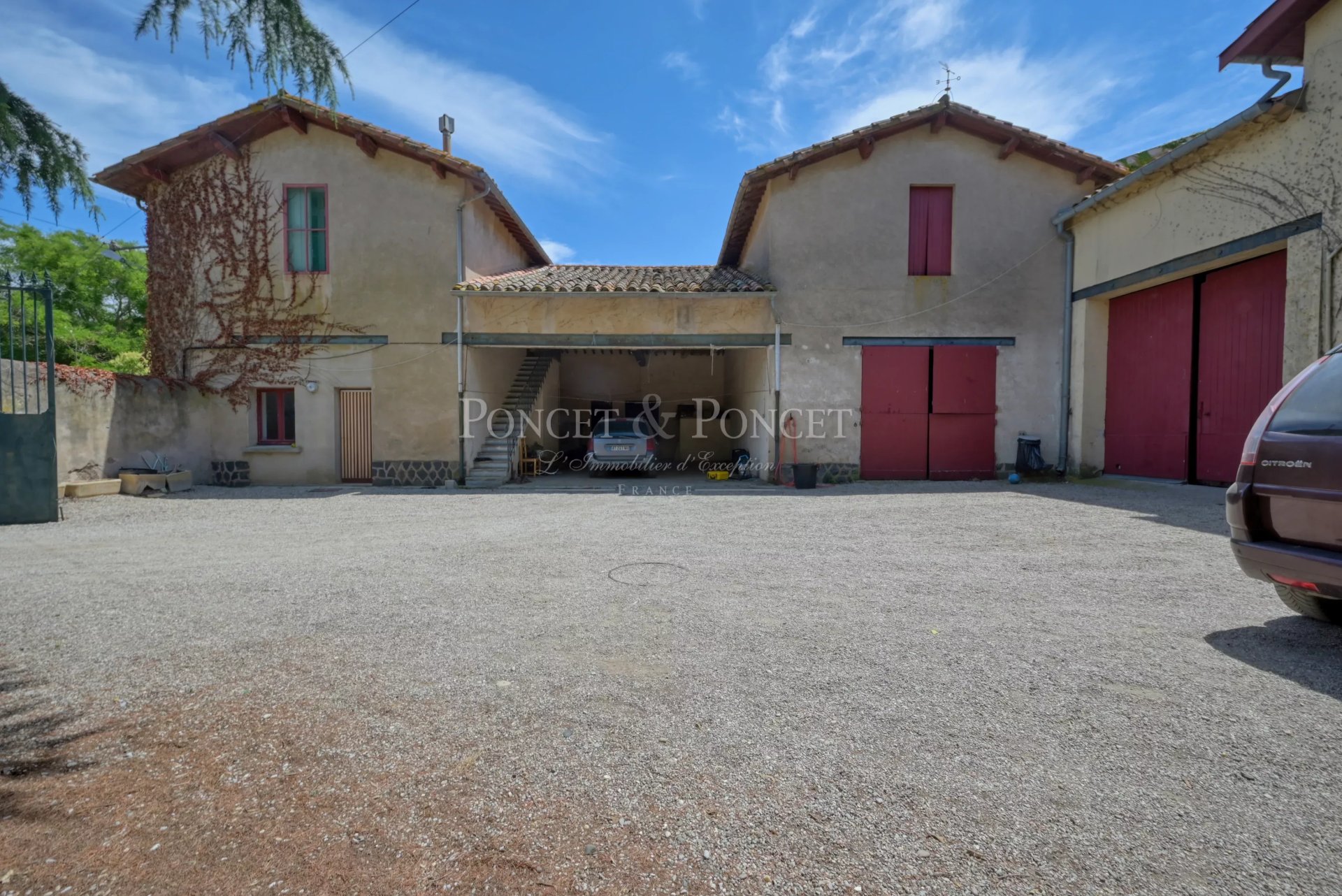17 Bedroom Vineyard's Image 14