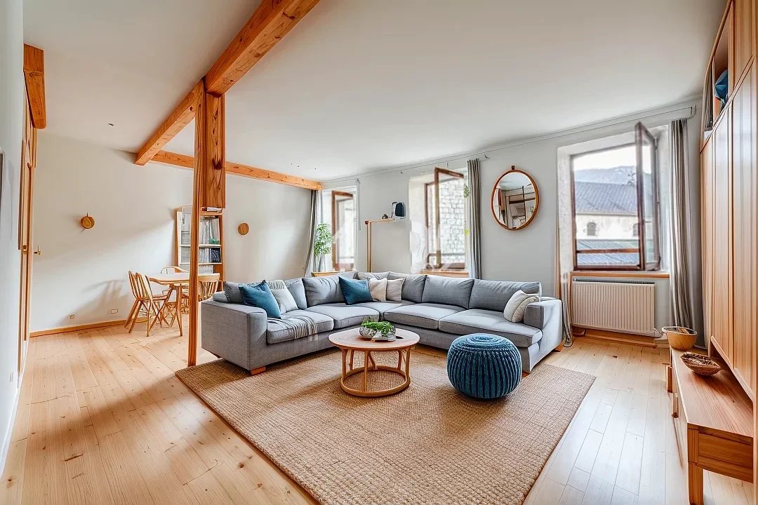 Spacieux T2  avec beaux volumes dans une petite copropriété