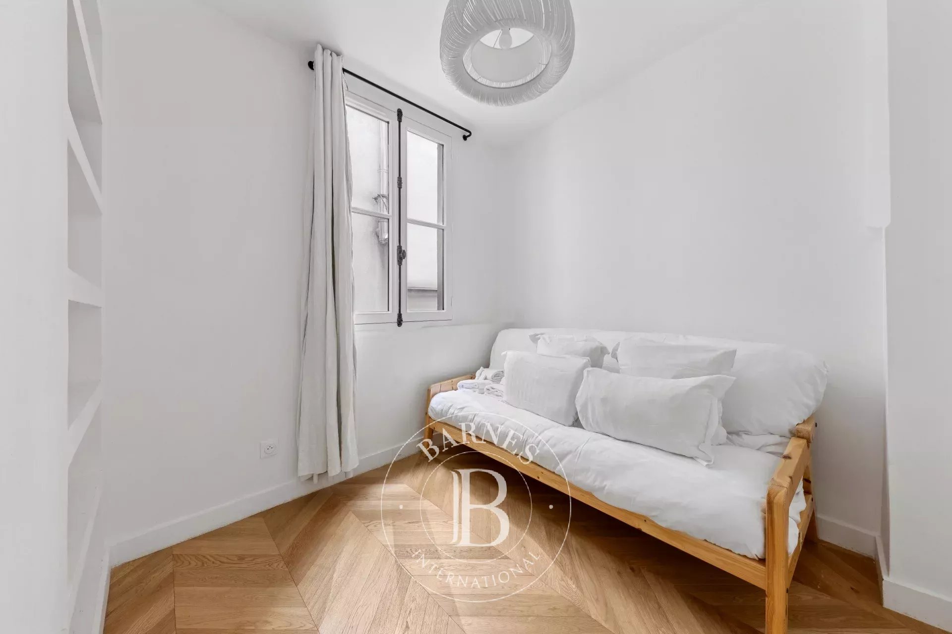 Paris 6 - Marché Saint-Germain - Fully renovated three-room apartment - Parquet, moldings, fireplace - View Saint-Sulpice - Haussmann building - picture 14