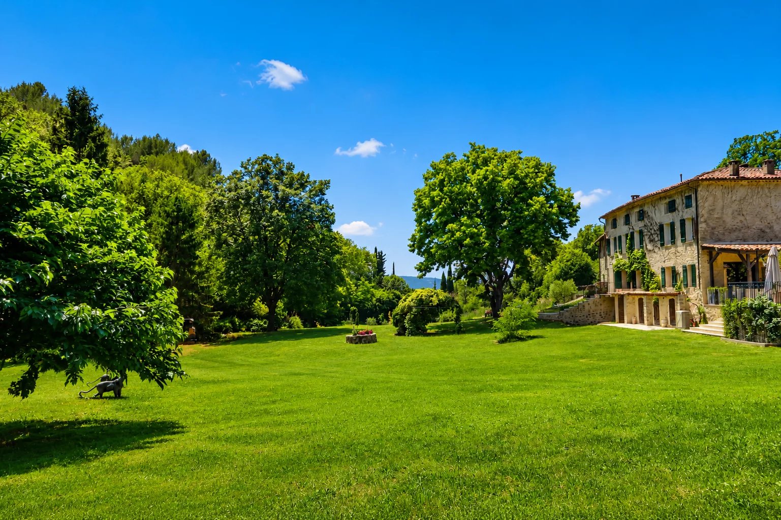  Image of Villa - 10 Bedrooms for Sale in Var-Callian-France, Image 18