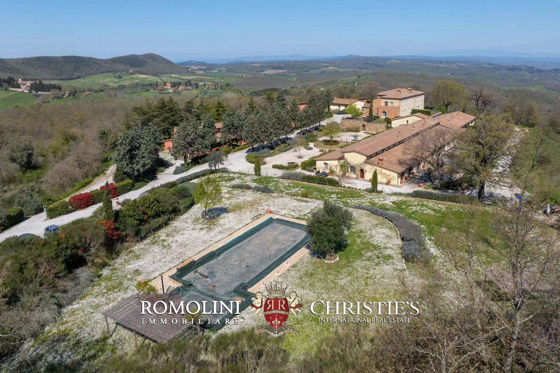 LUXUSANLAGE MIT 19 WOHNUNGEN IN DER TOSKANA, VAL D'ORCIA