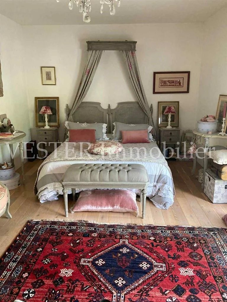 Belle demeure traditionnelle avec piscine