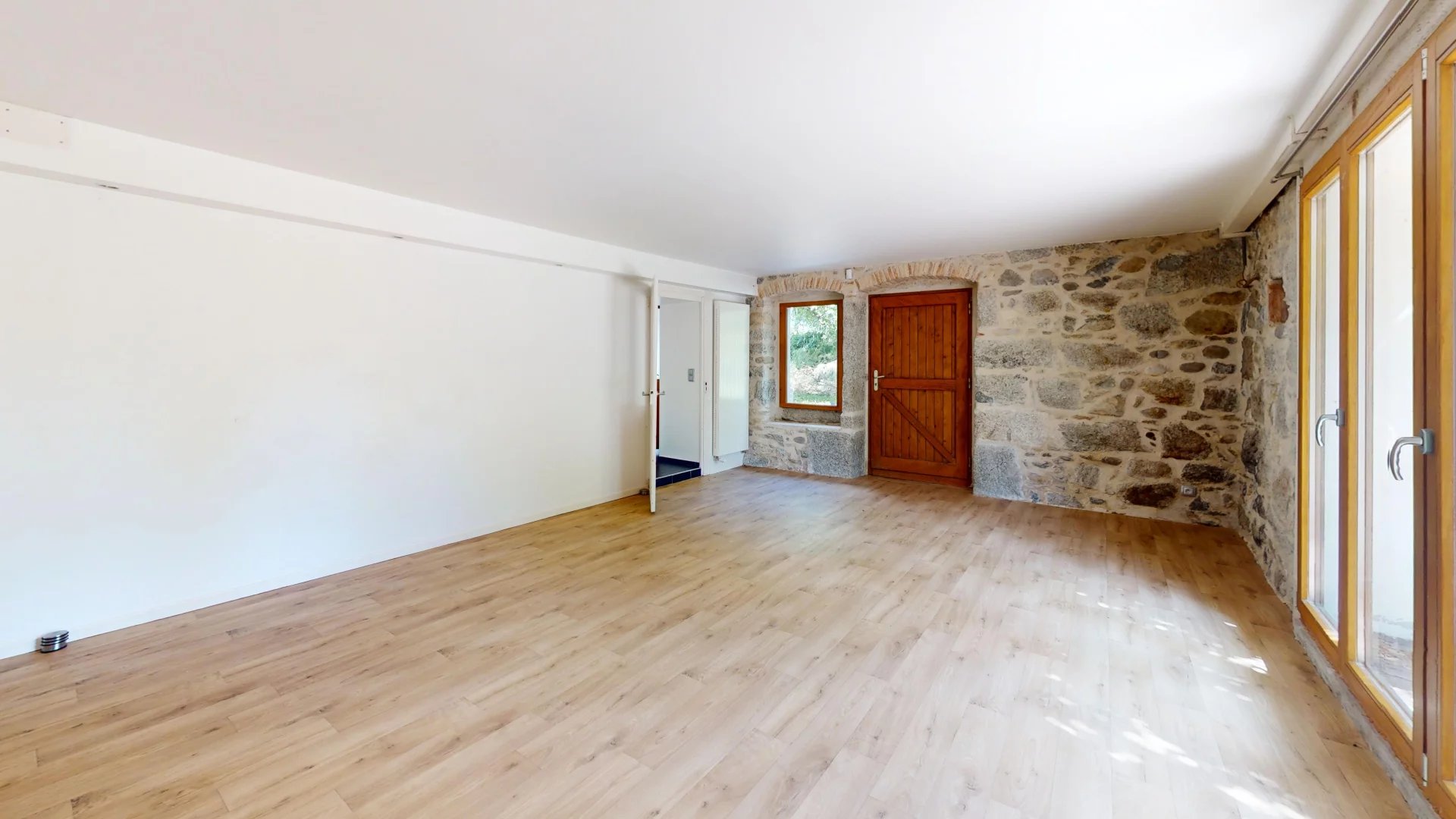 Ferme rénovée idéalement placée - Cœur de Village, Feigères
