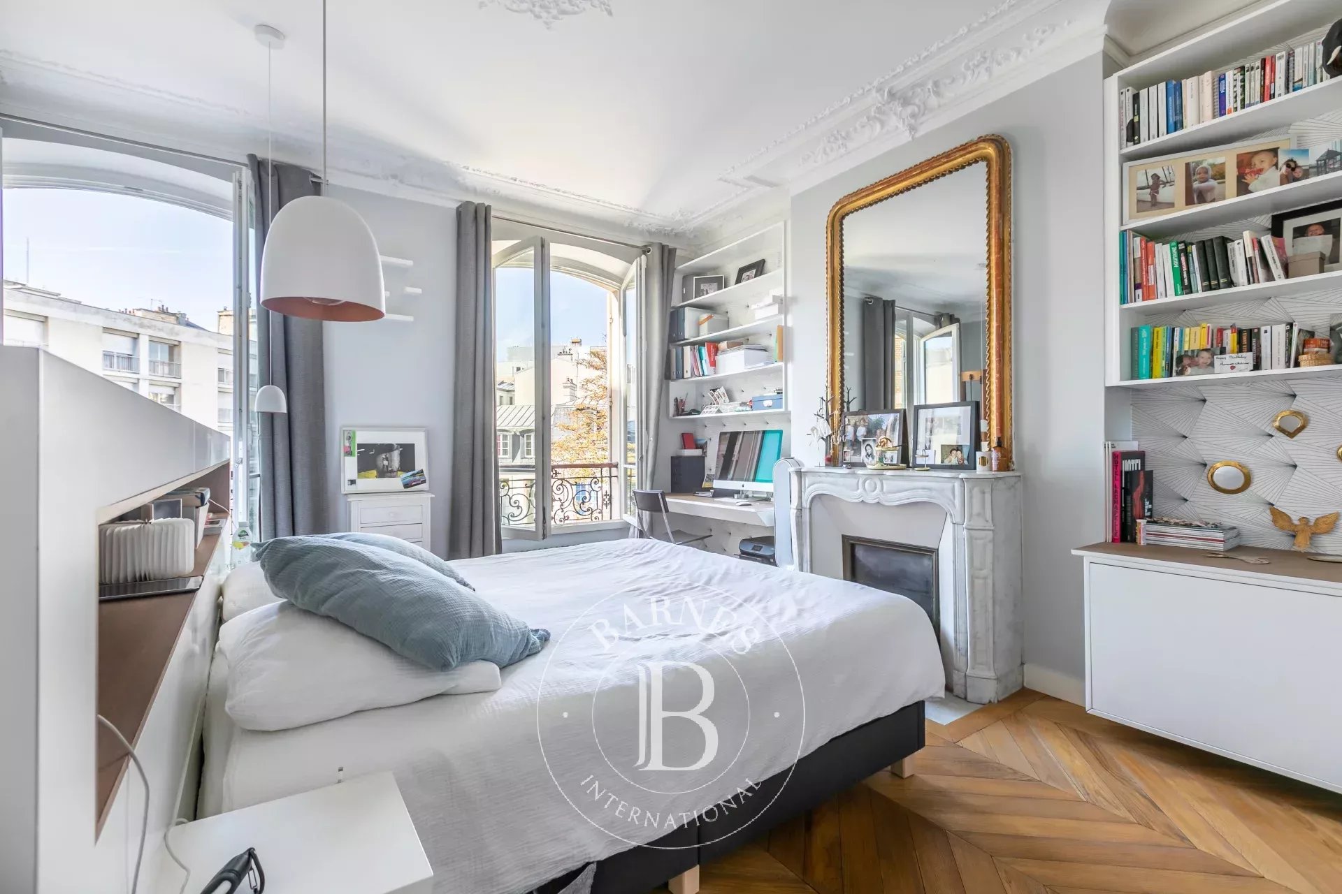 Sole agent: Paris 17 - Ternes Marché Lebon - 4-bedroom apartment - picture 8