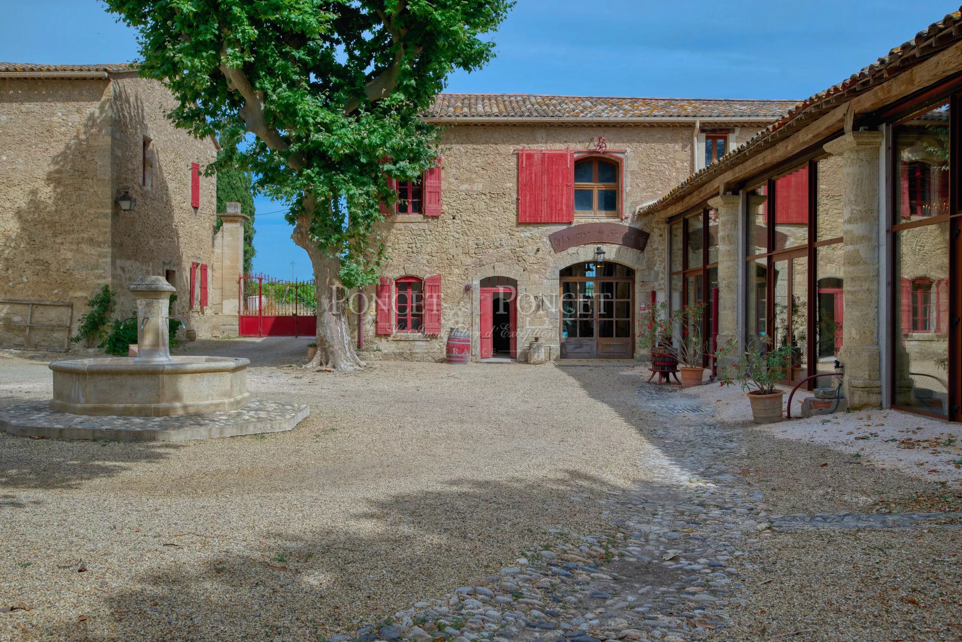 10 Bedroom Vineyard's Image 15