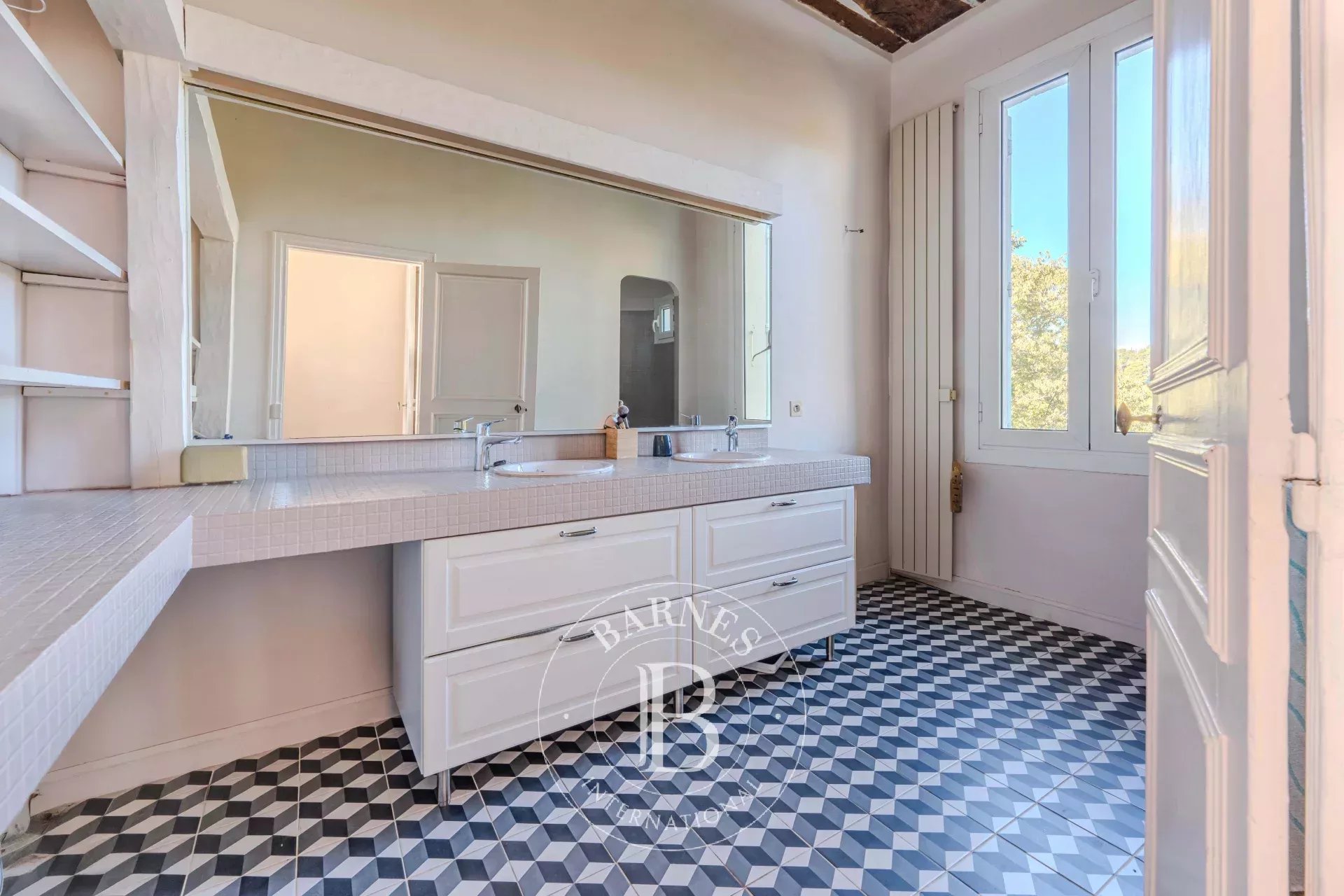 Kirevi Aix-en-Provence - picture 22