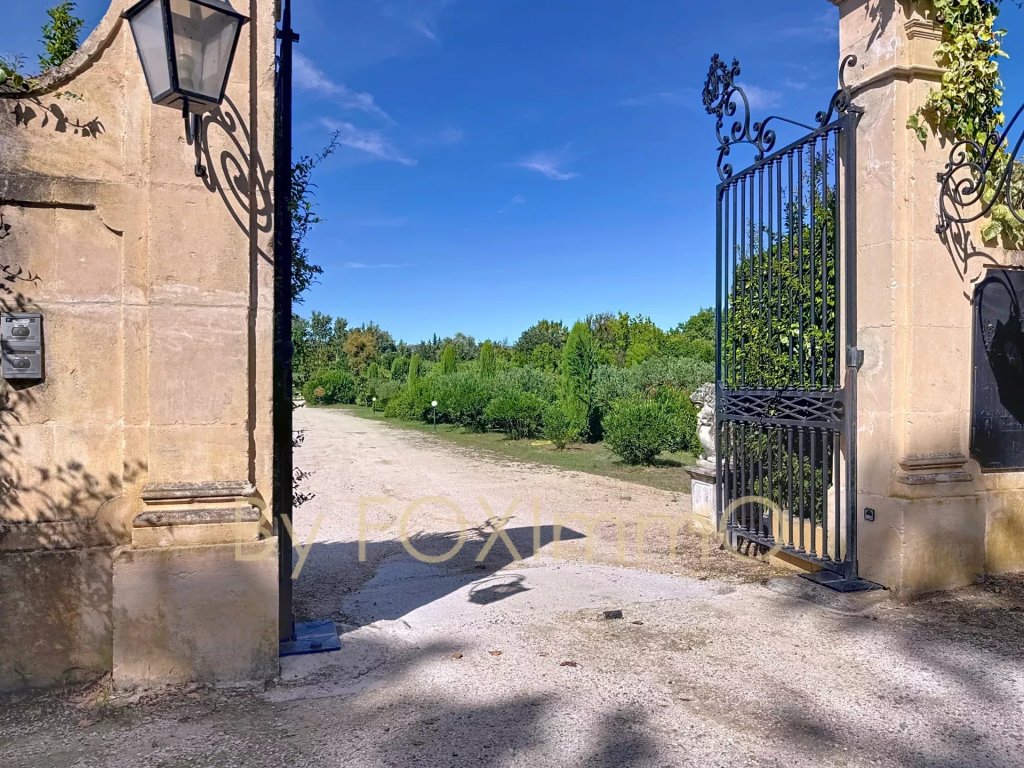 Villa for sale in Mouriès — Luxe Familielandgoed in Mouriès | Exceptionele Alpilles Villa