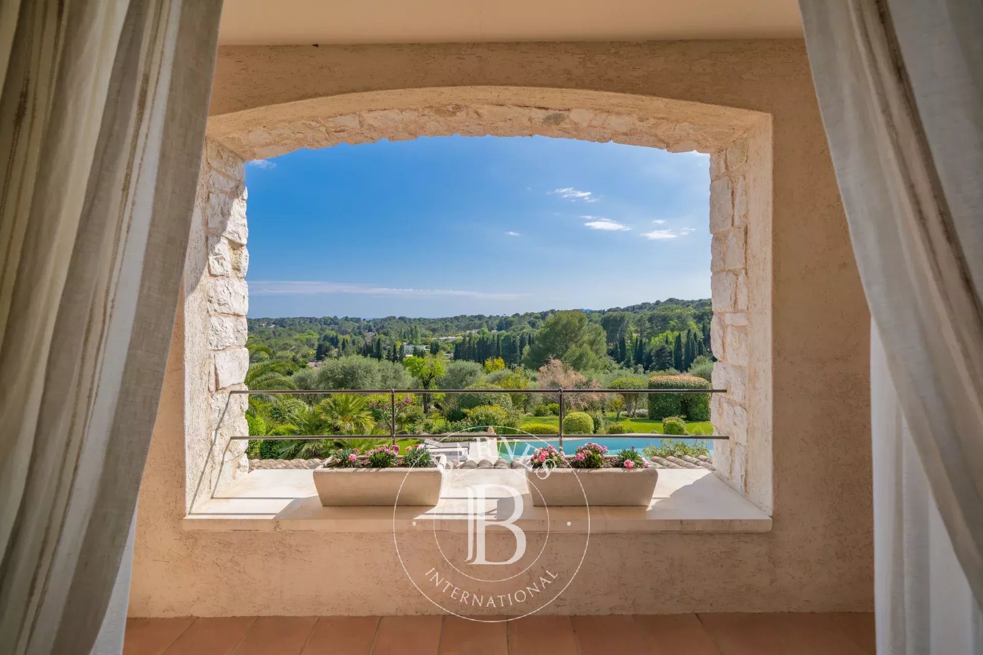 Mouans-Sartoux Castellaras, charming property with panoramic views - picture 22