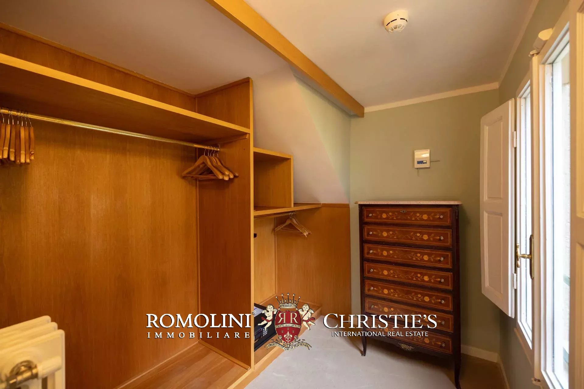 16 Bedroom Villa/Townhouse's Image 110