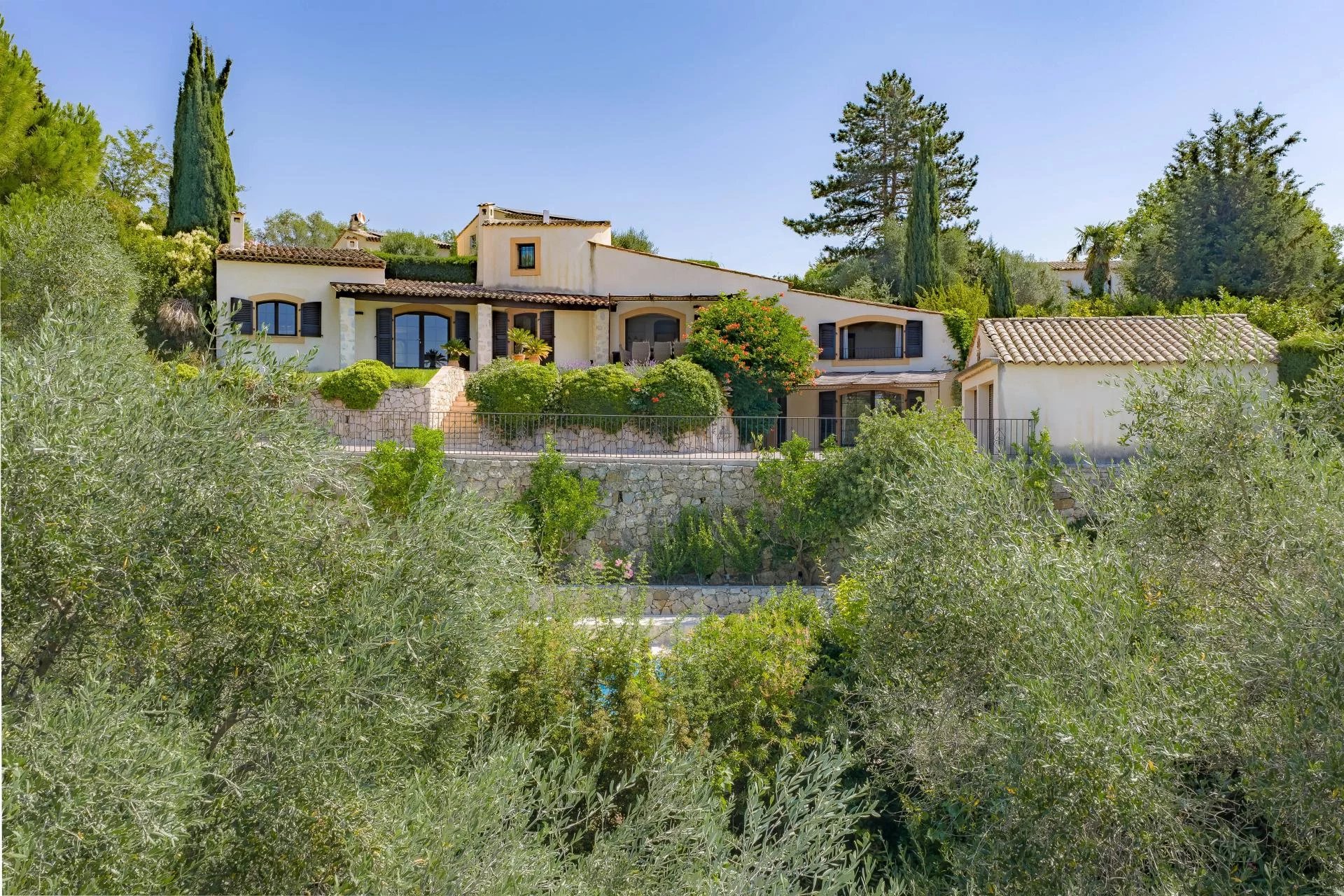 Plascassier – Provençal villa with sea views