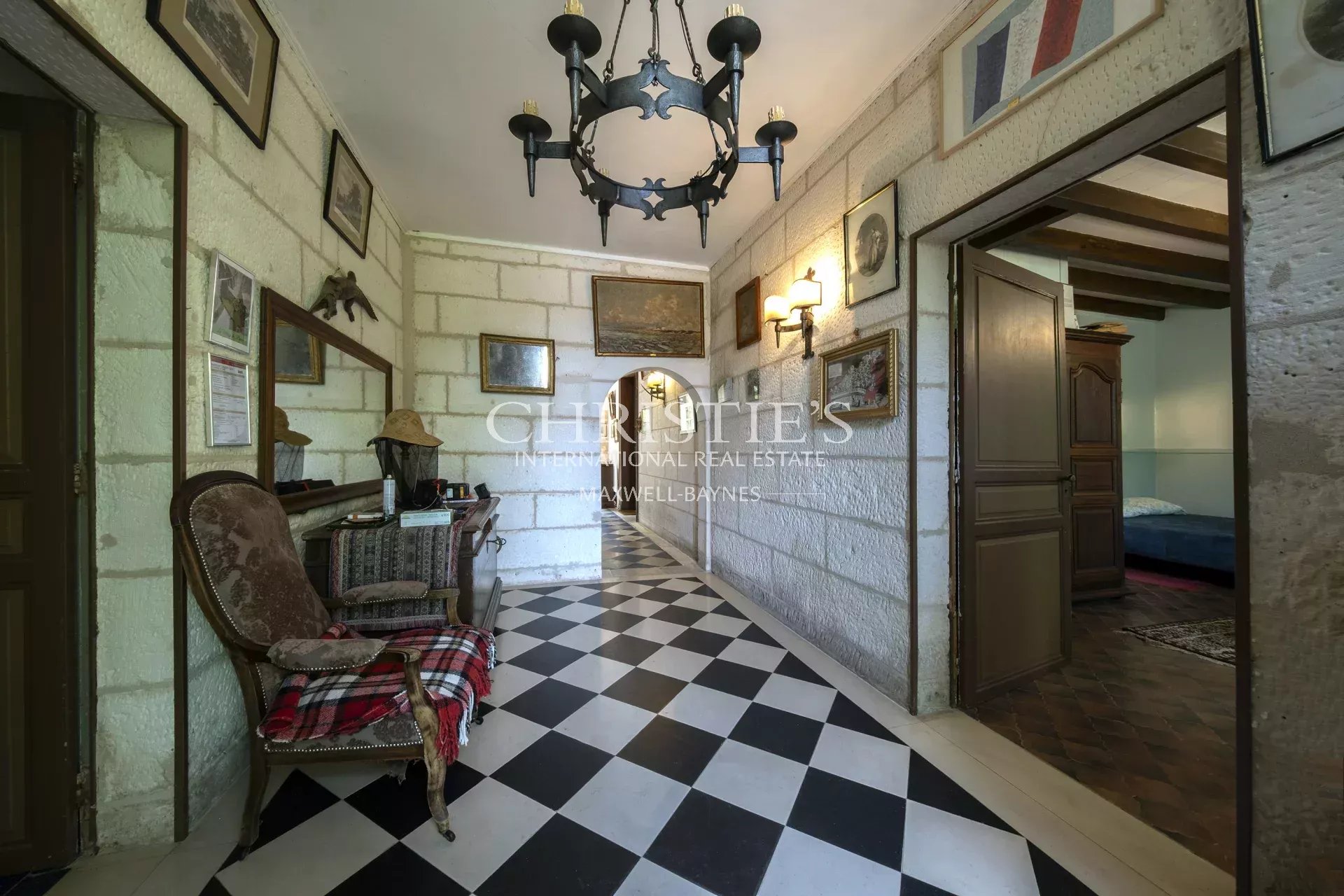 9 Bedroom Villa/Townhouse's Image 6