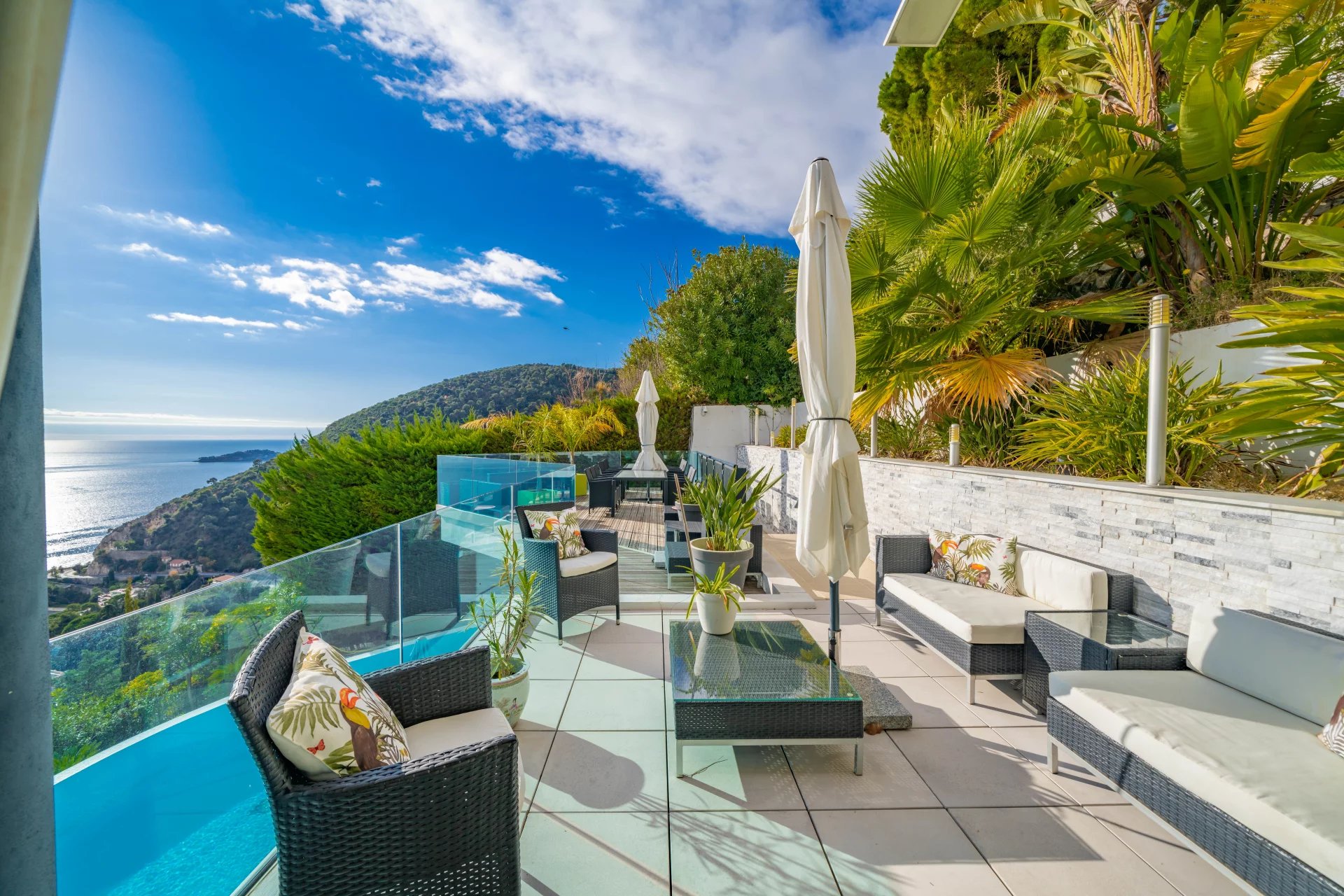 Exceptional Contemporary Villa with Panoramic Sea Views