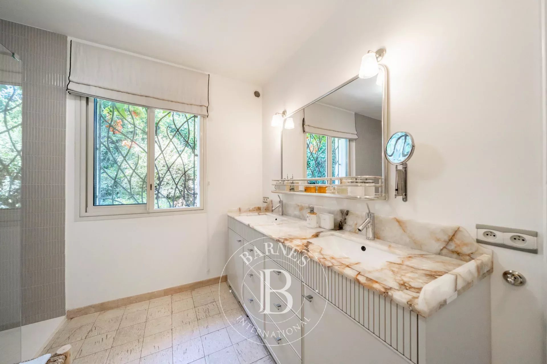 Ev Mougins - picture 8