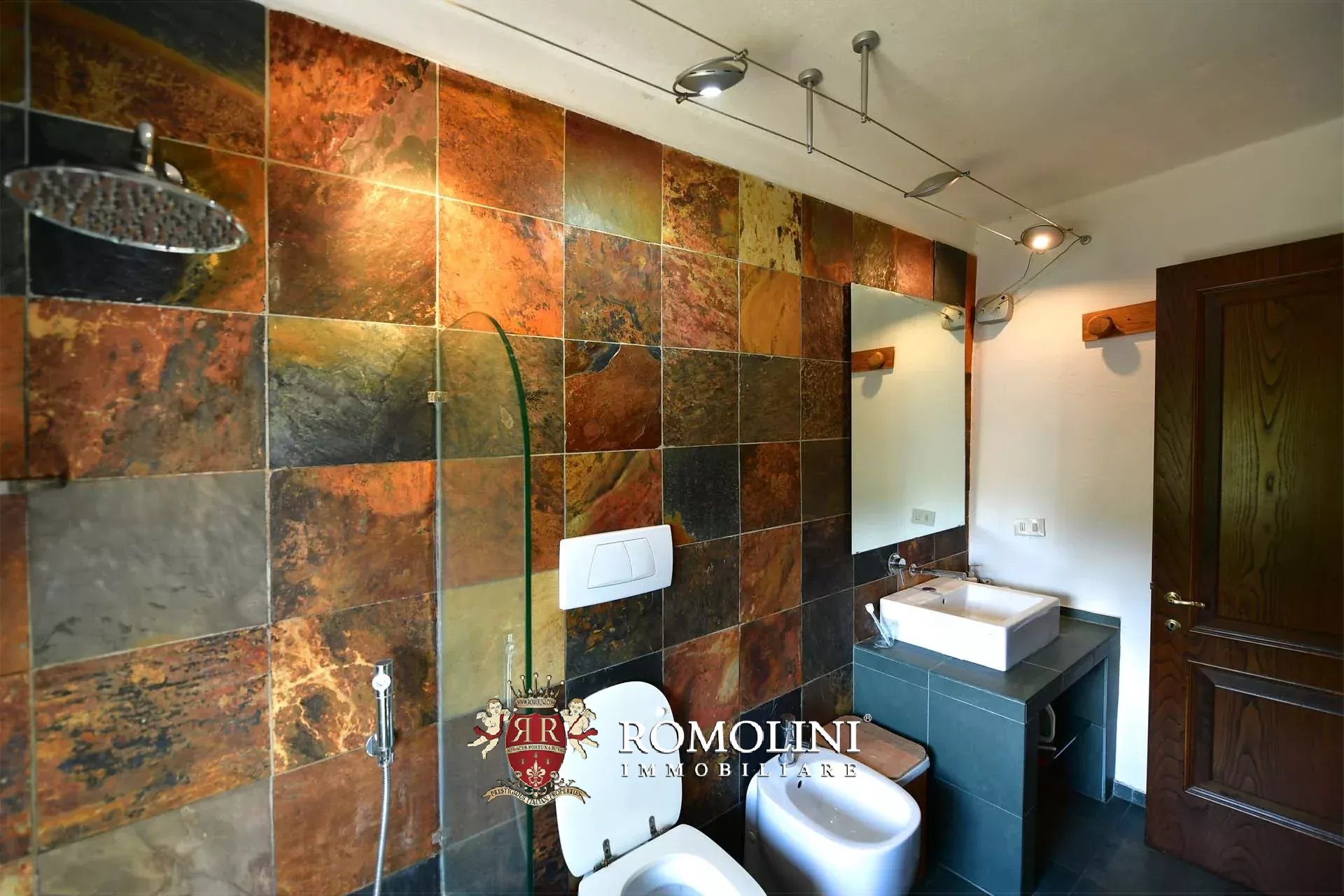 8 Bedroom Villa/Townhouse's Image 55