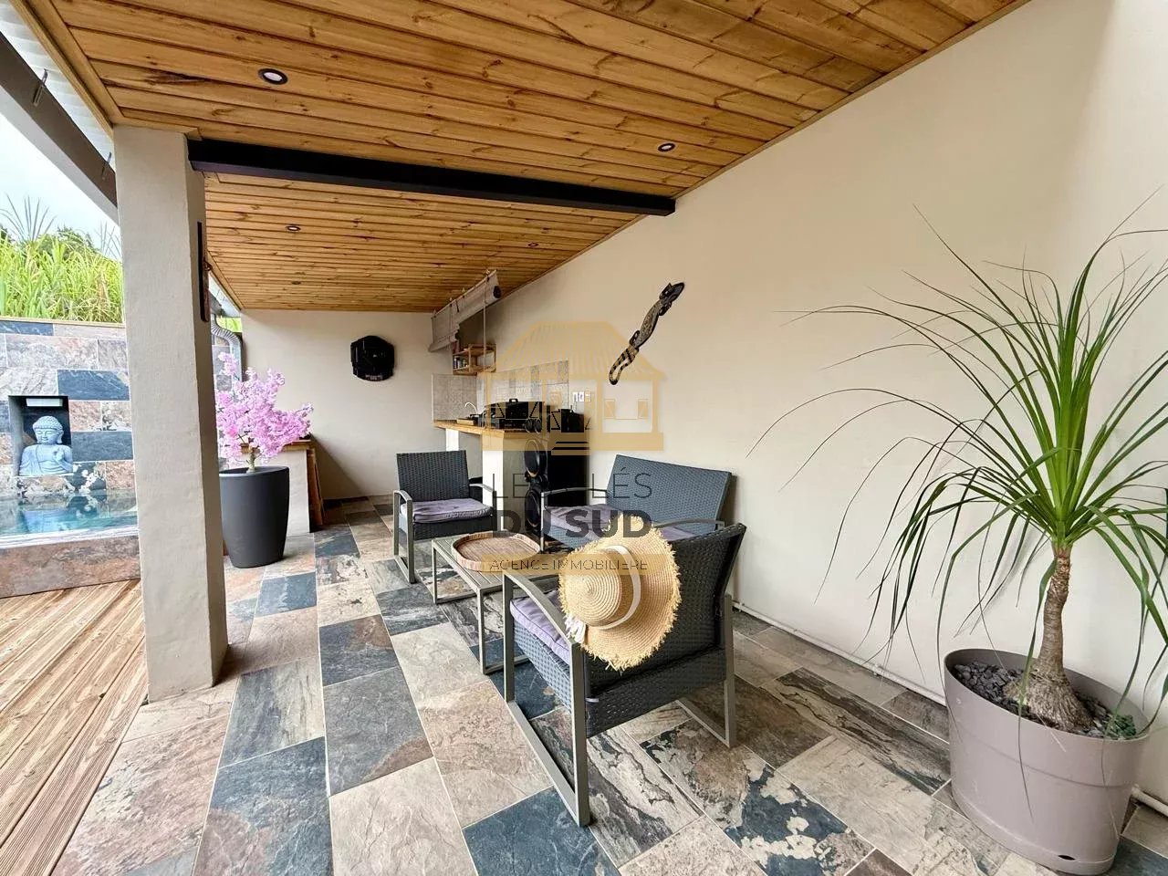 Maison T5 neuve avec piscine à vendre sur Saint Joseph 97480