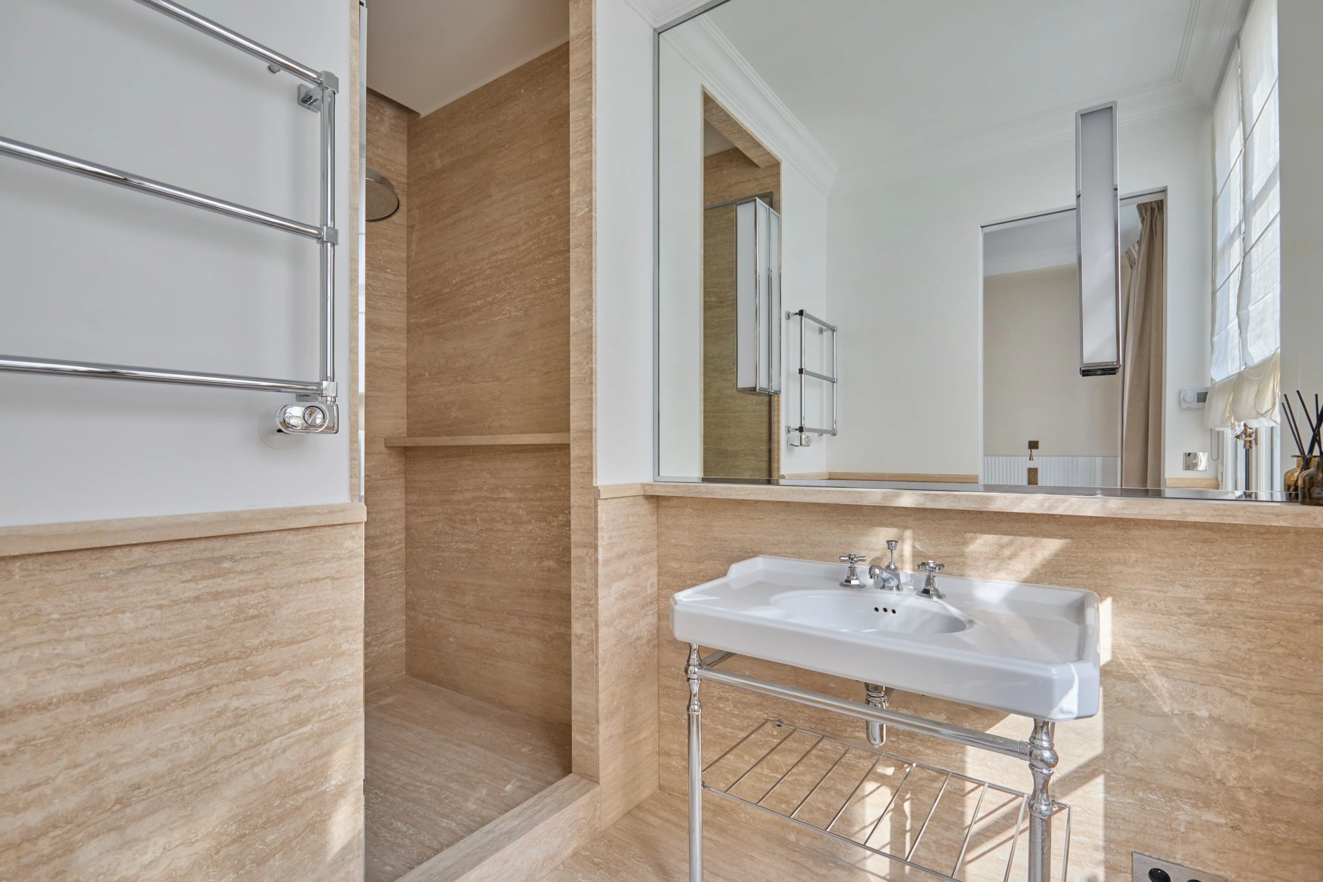 2 Bedroom Apartment/Flat's Image 12