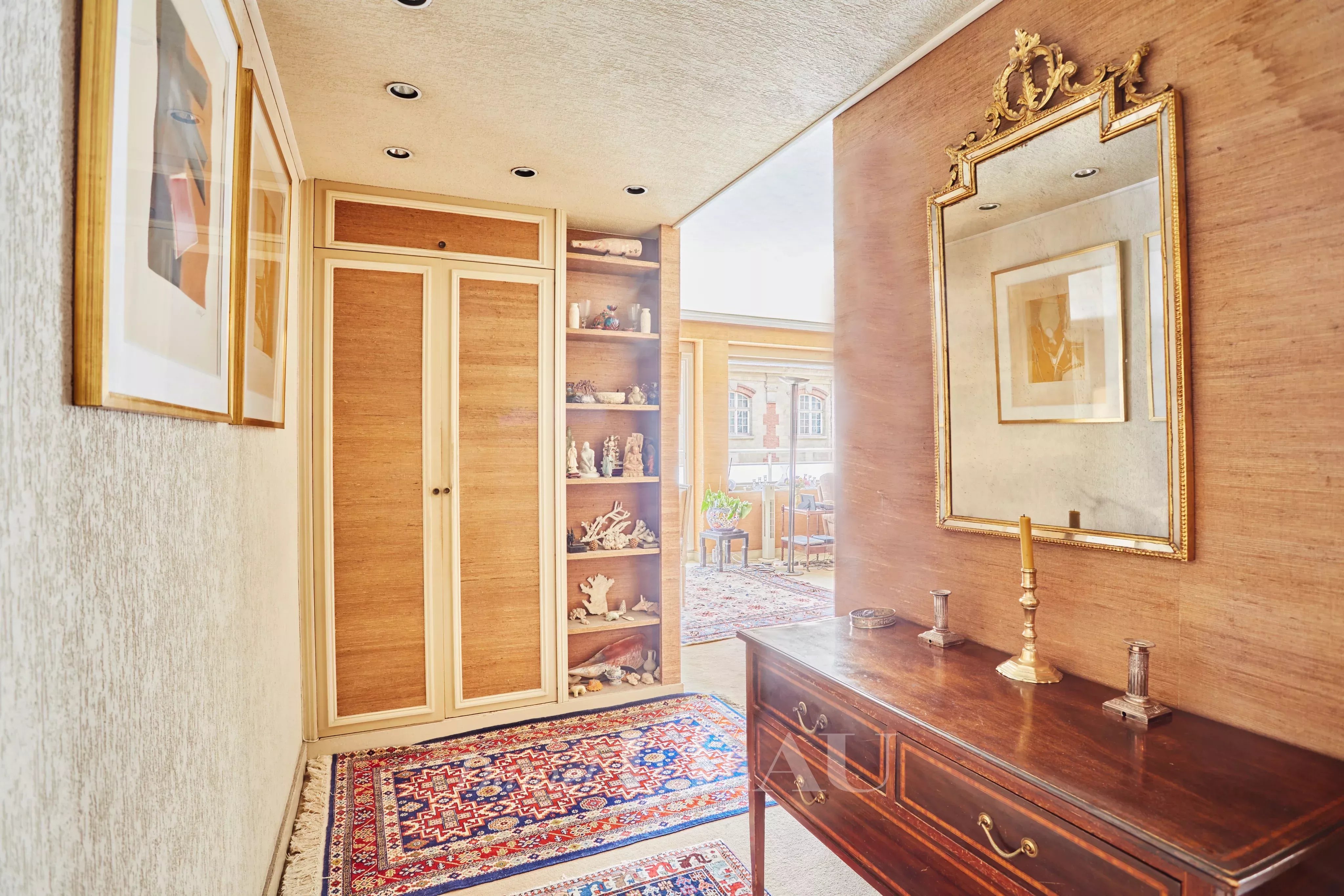 Sale Apartment Paris 7th