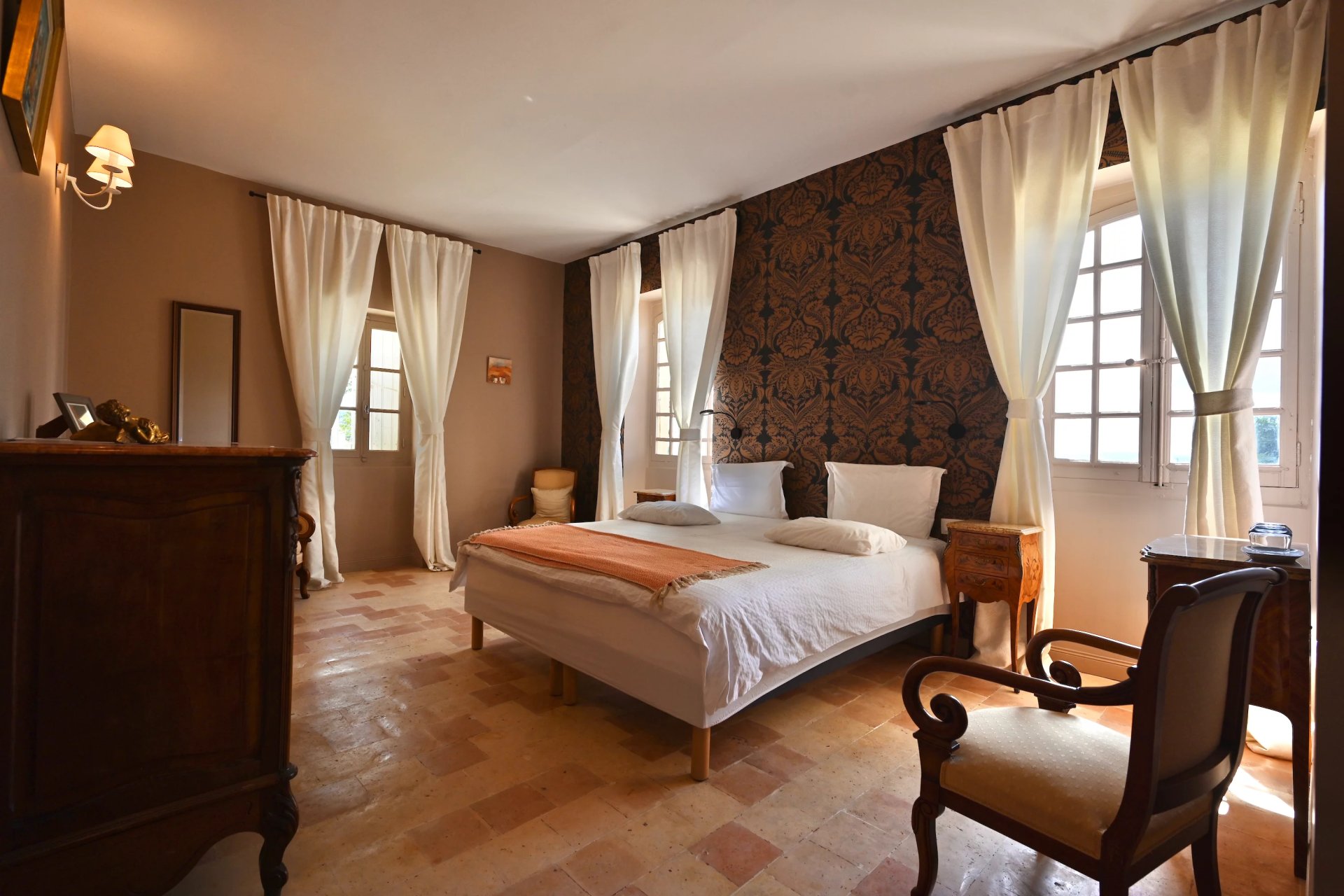 9 Bedroom Chateau's Image 20
