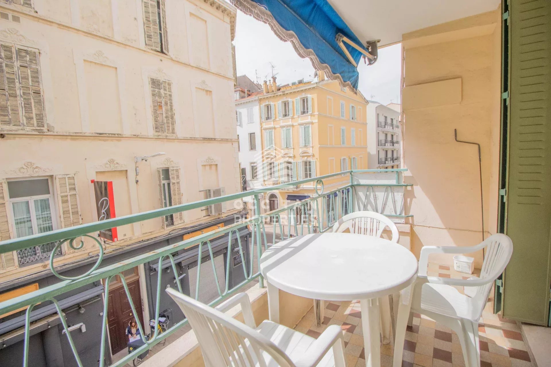 100 mètres de la Croisette - Terrasse Sud - Banane Carré d'or -