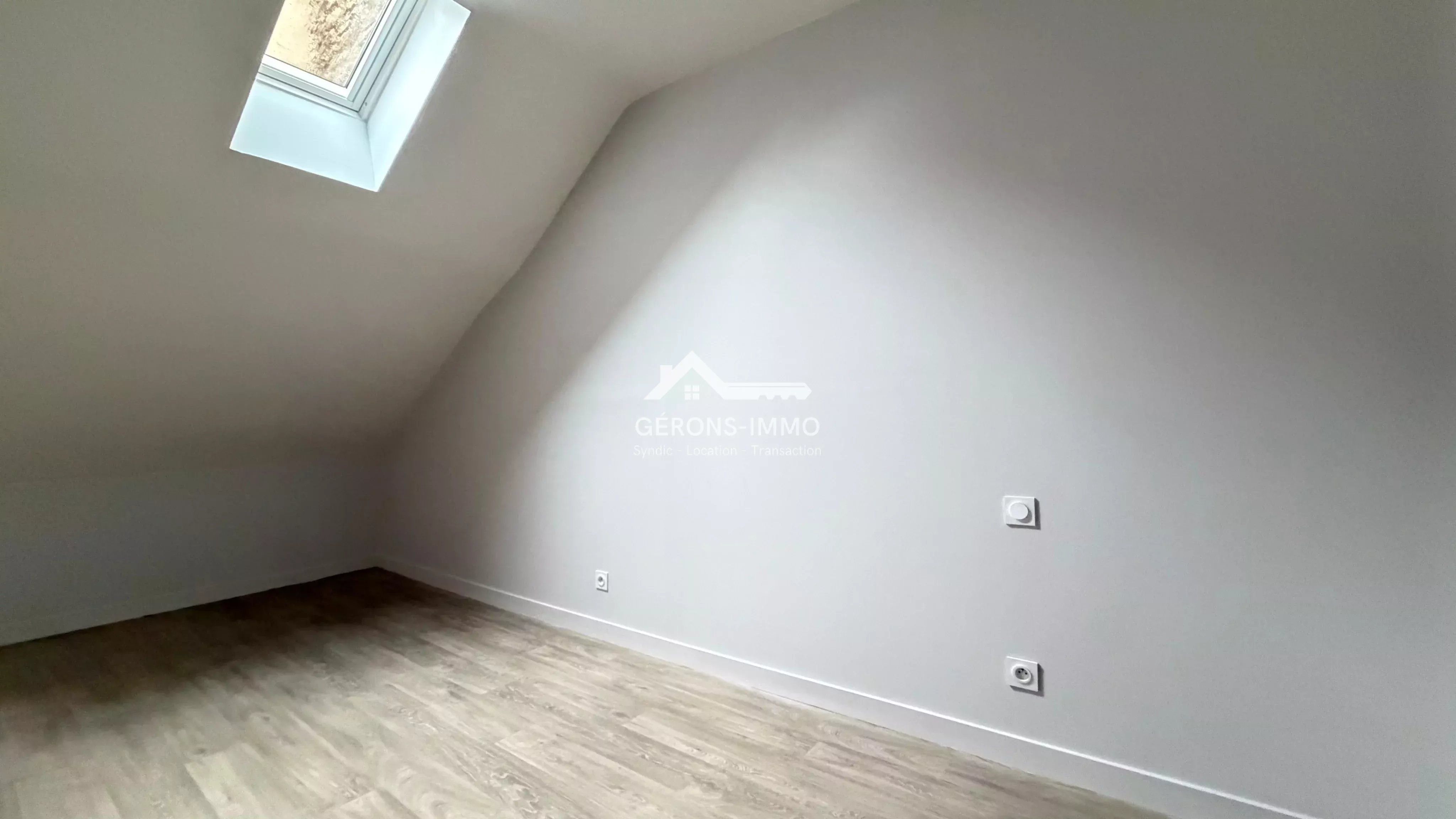 Location: Appartement T3 – Nantes, Cité des congrès – Champs de Mars - Photo 2