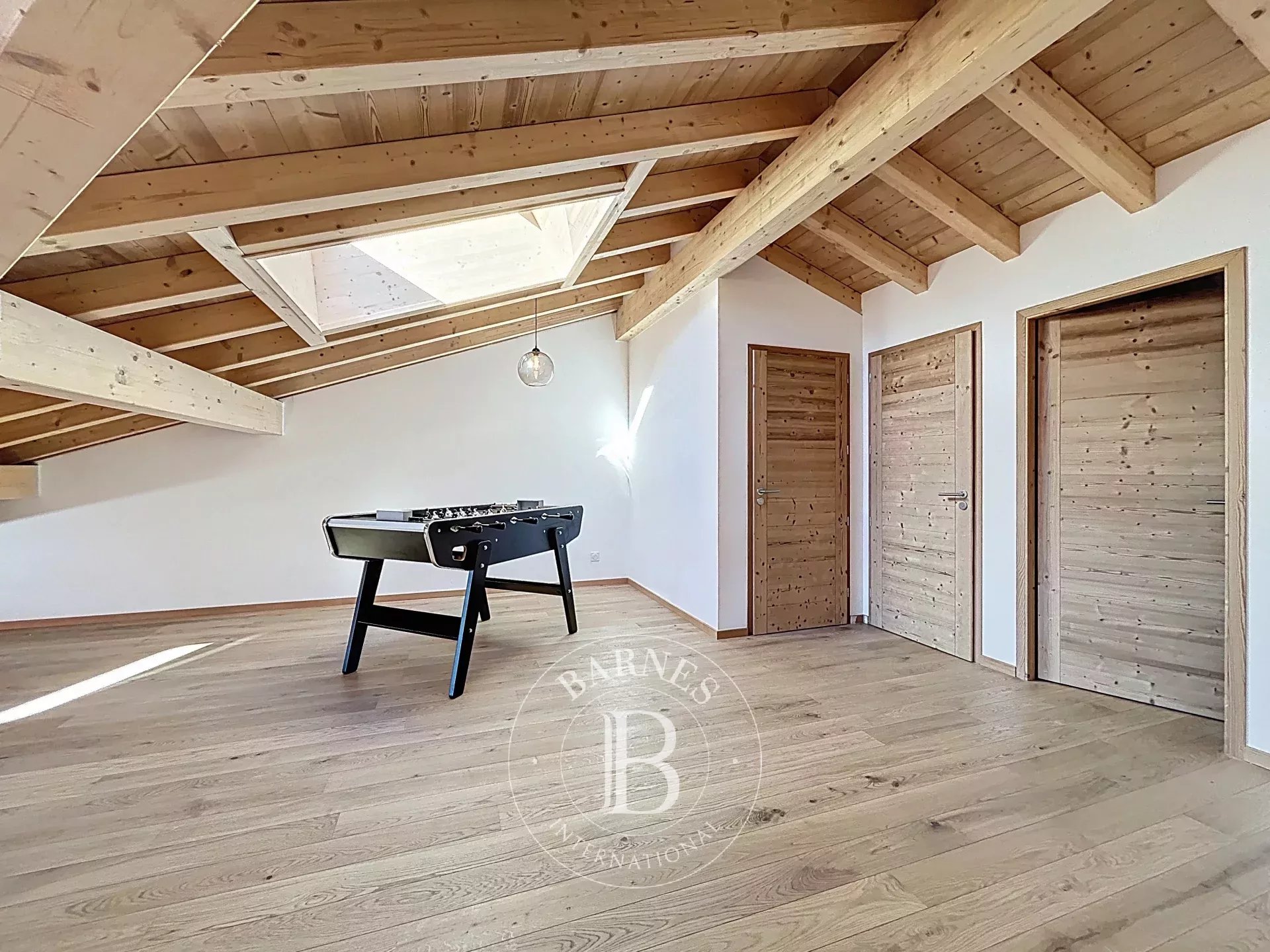 Photo of Les Gets – Spacious Family T6 Duplex – Direct Ski Access – Open Mountain Views