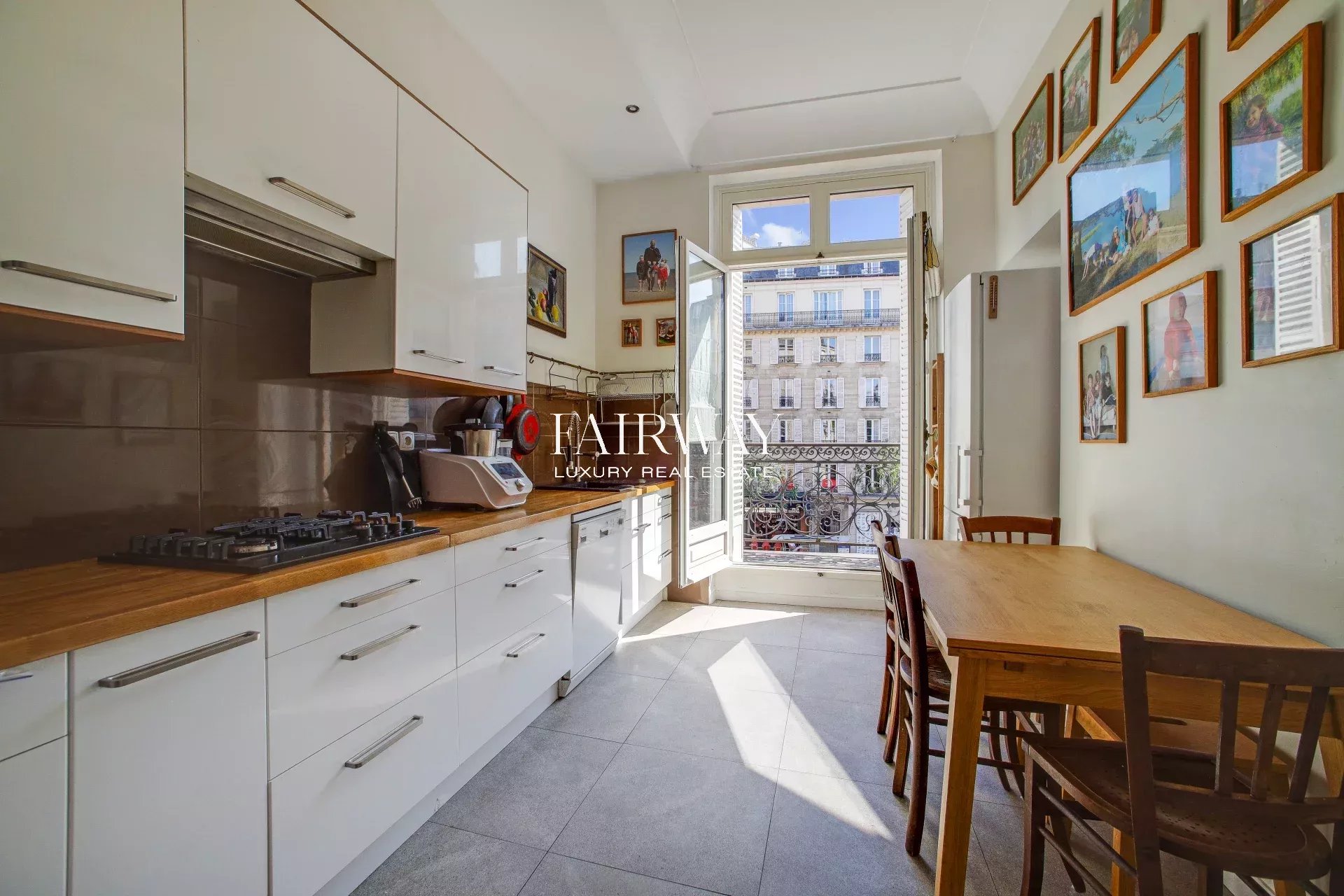 Appartement familial de standing de 213m² avec 5 chambres dans le 8ème arrondissement de Paris
