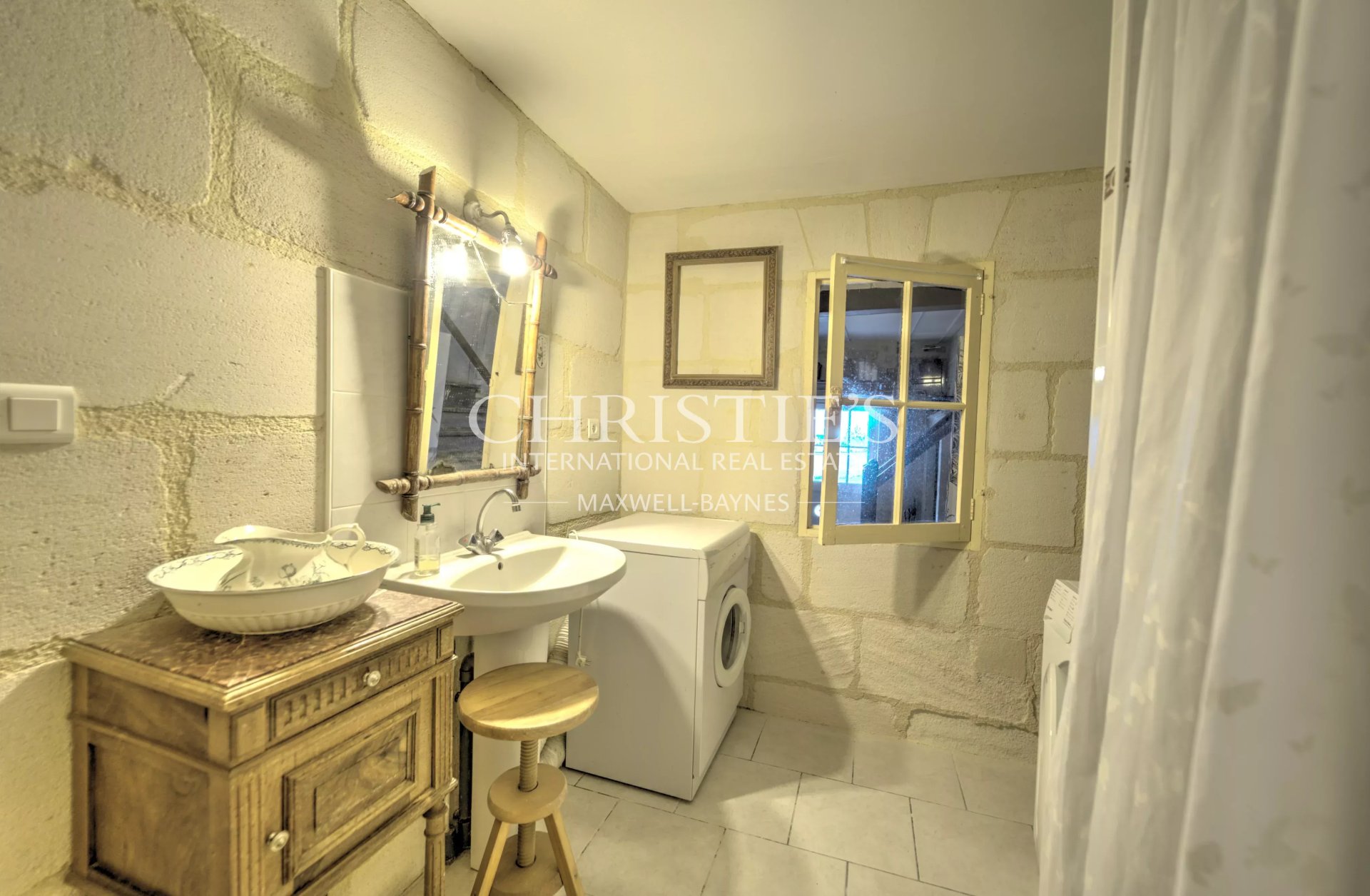 7 Bedroom Villa/Townhouse's Image 16