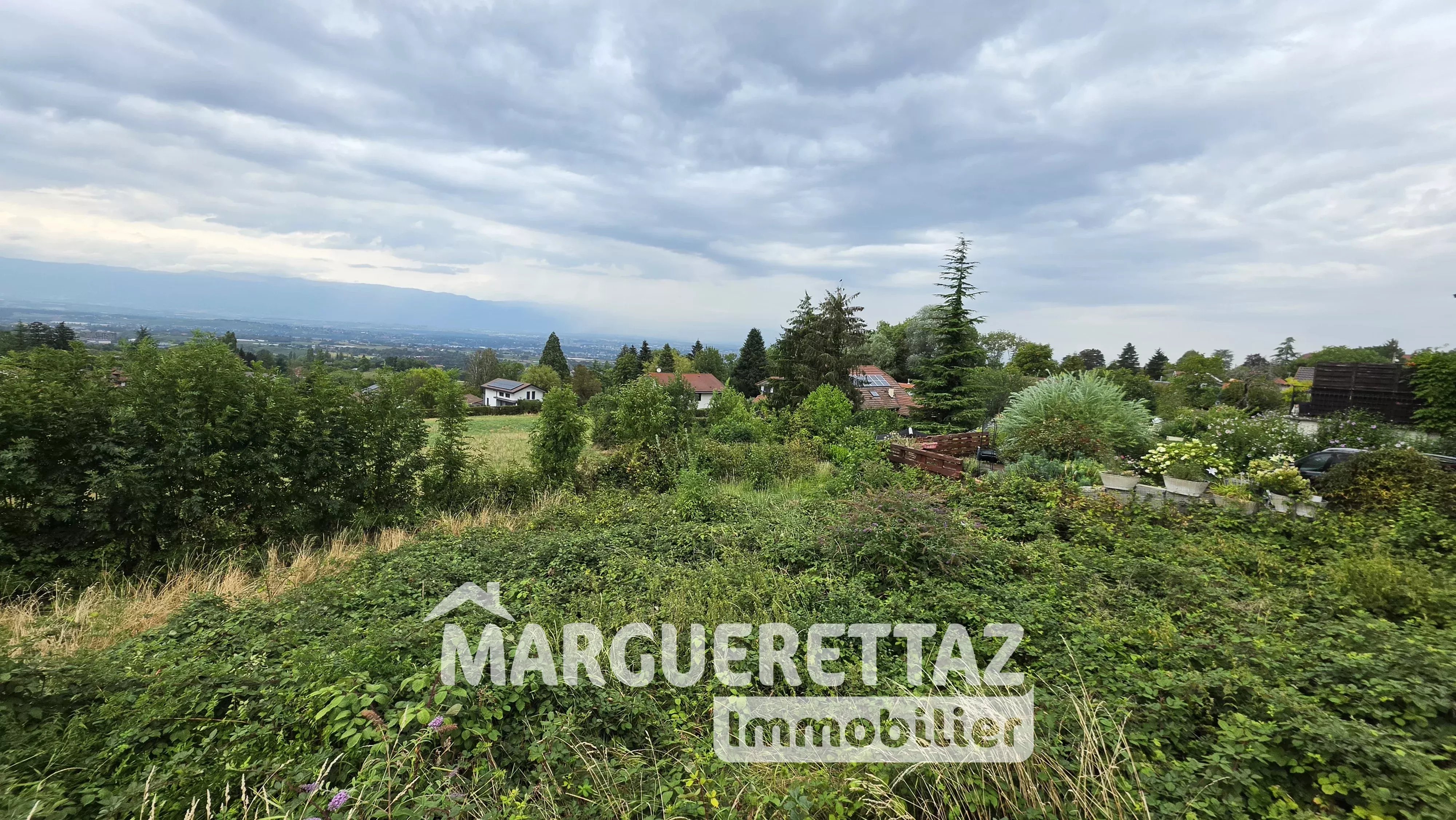 Archamps – terrain constructible de 679 m² – calme et belle vue · 340 000 €