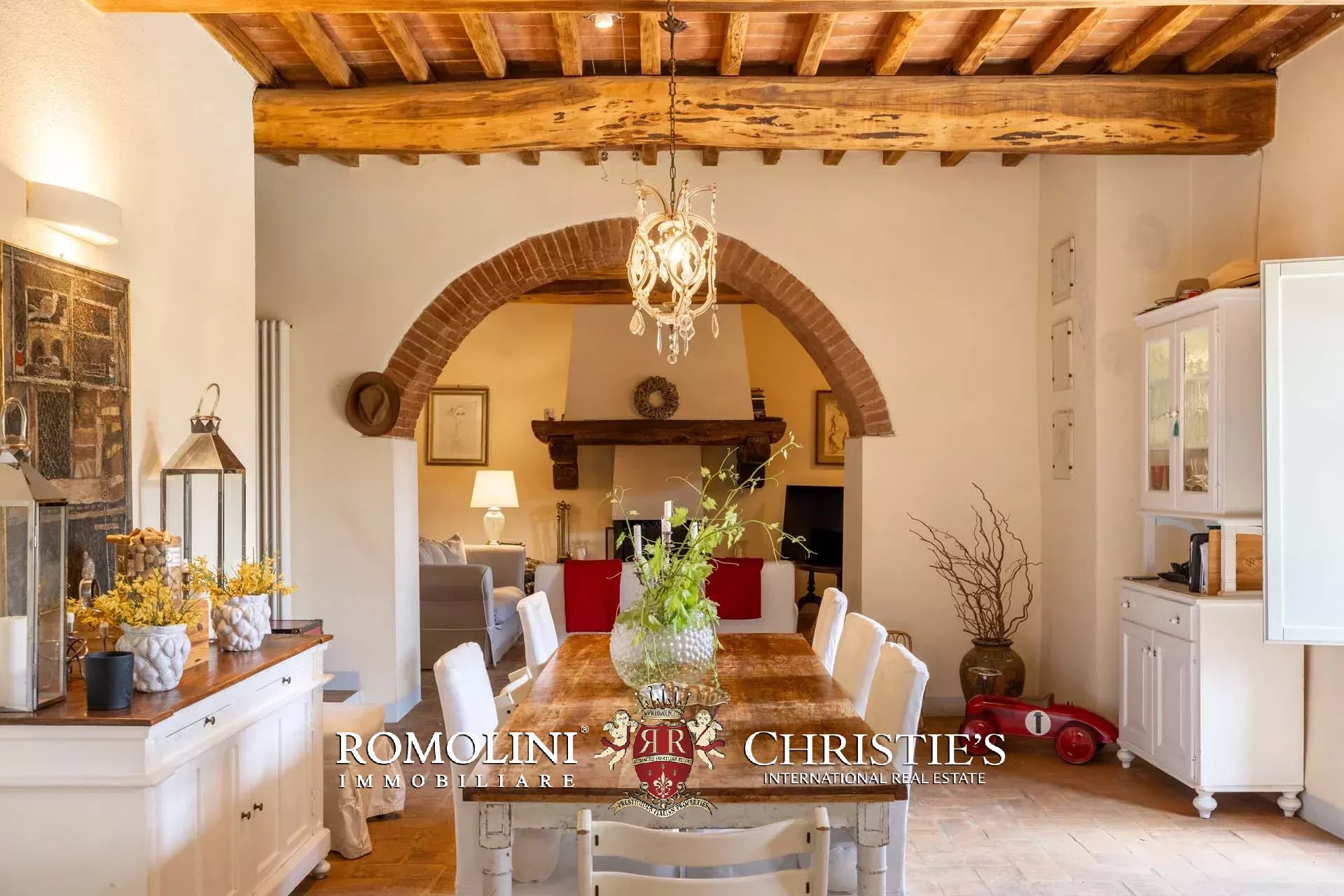 6 Bedroom Villa/Townhouse's Image 36