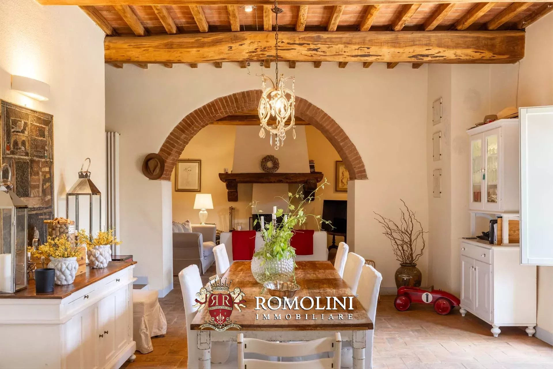 6 Bedroom Villa/Townhouse's Image 36